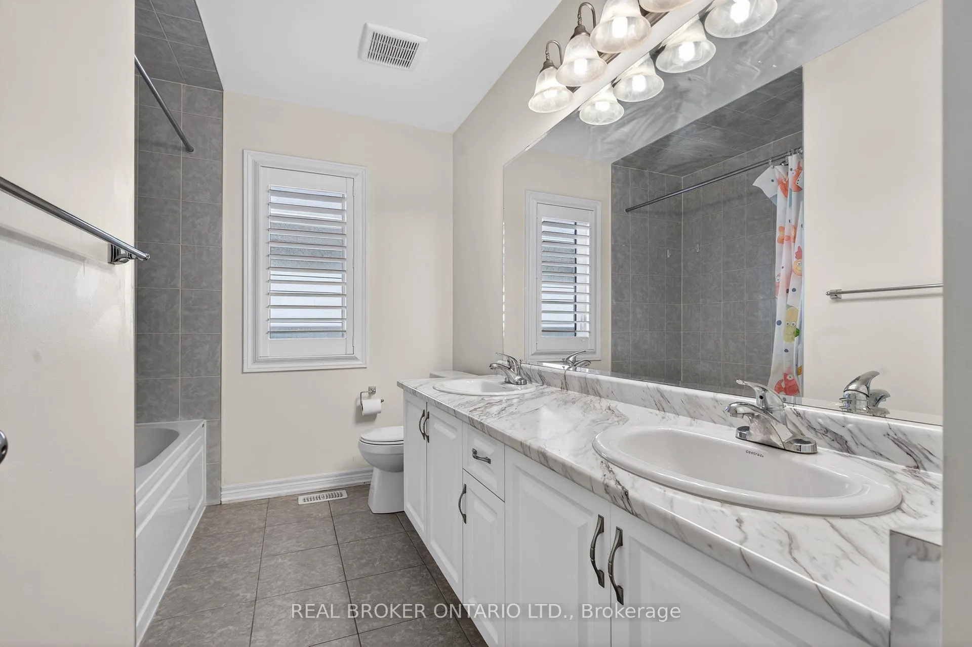 Photo 21 of 27 Fingland Crescent, Hamilton, Waterdown — HOMEH