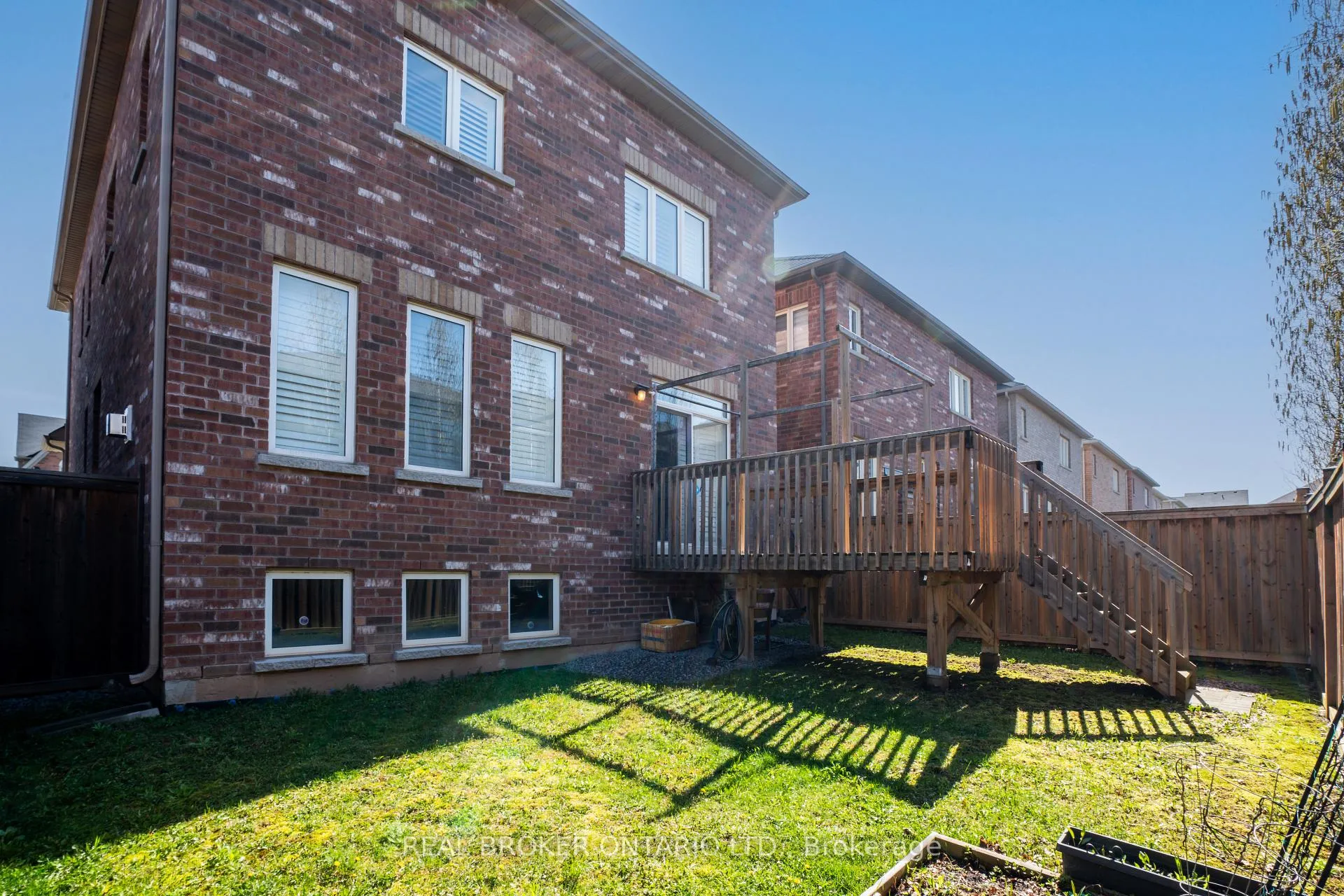 Photo 30 of 27 Fingland Crescent, Hamilton, Waterdown — HOMEH