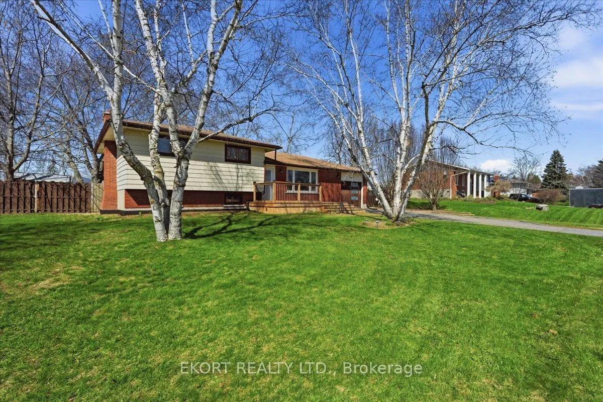 Photo 3 of 141 Jeffrey Drive, Quinte West, Sidney Ward — HOMEH