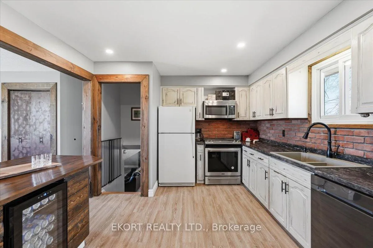 Photo 14 of 141 Jeffrey Drive, Quinte West, Sidney Ward — HOMEH