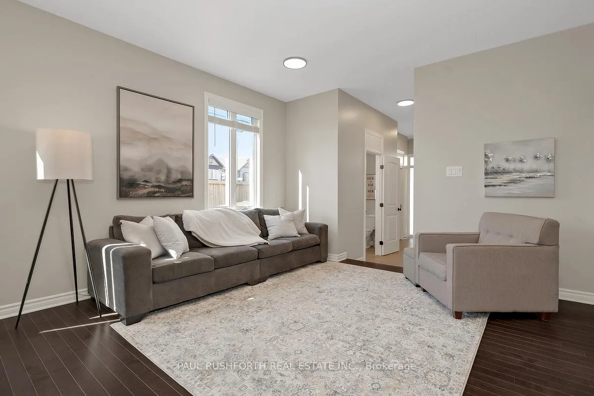 Photo 4 of 10 Cento Way, Ottawa, Stittsville (North) — HOMEH