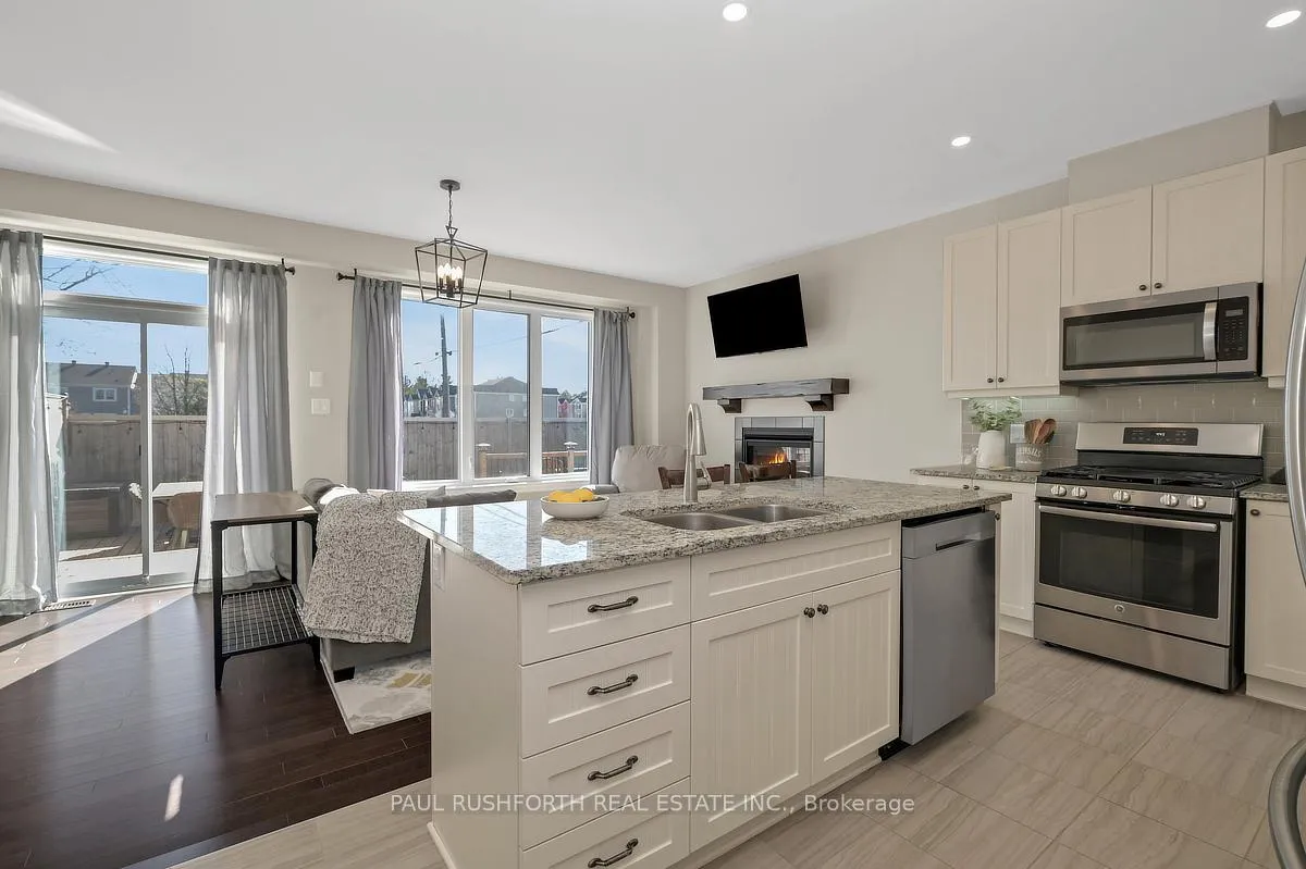 Photo 14 of 10 Cento Way, Ottawa, Stittsville (North) — HOMEH
