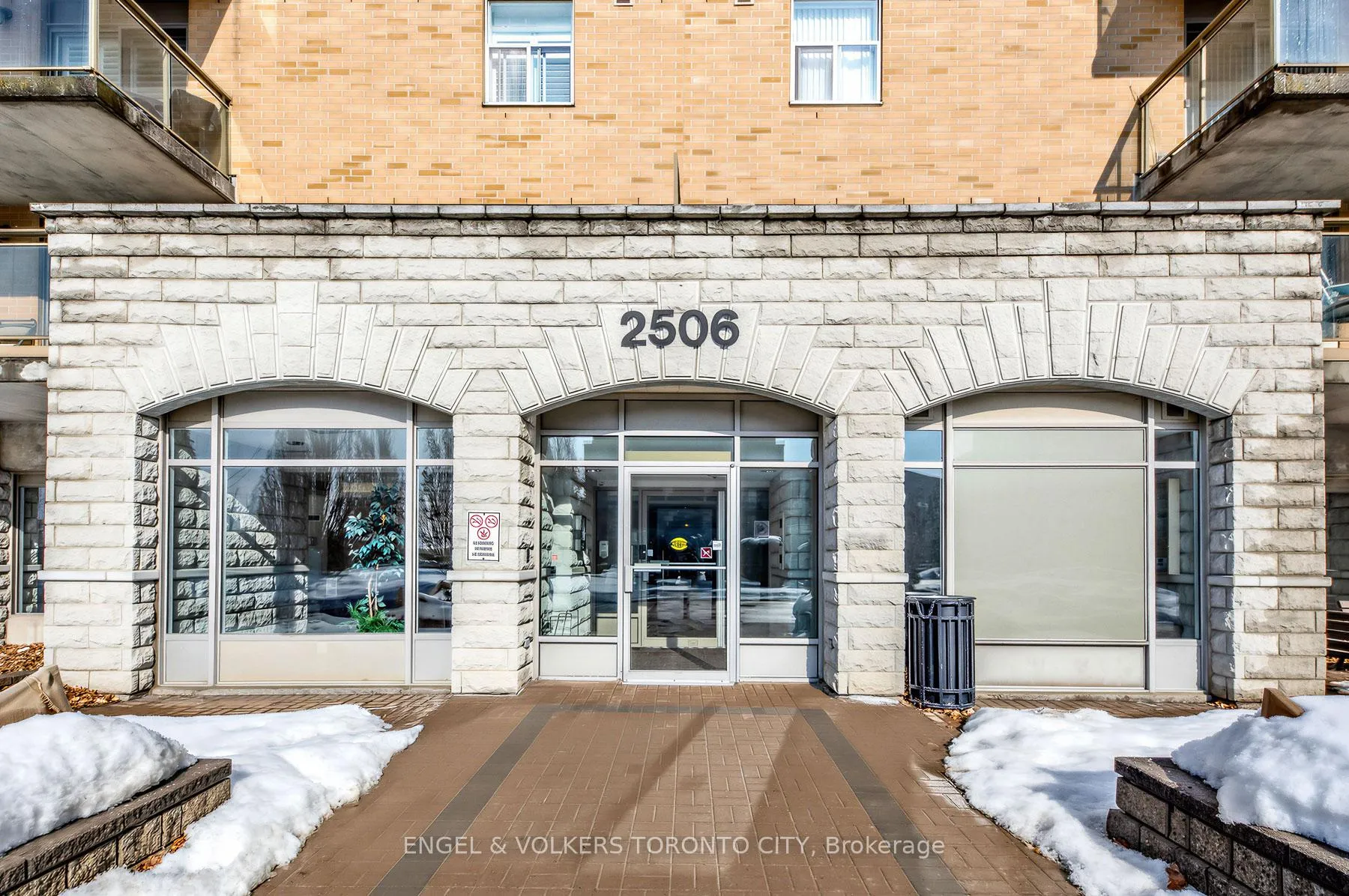 Photo 2 of Unit 105, 2506 Rutherford Road, Vaughan, Maple — HOMEH