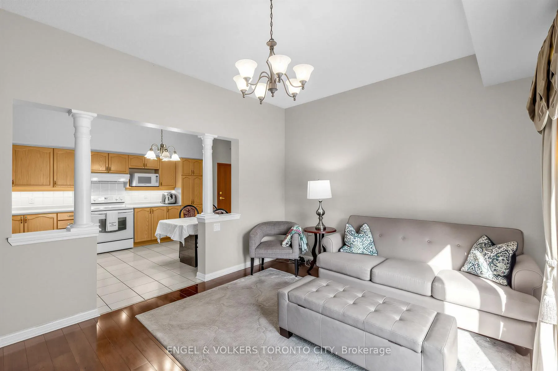Photo 9 of Unit 105, 2506 Rutherford Road, Vaughan, Maple — HOMEH