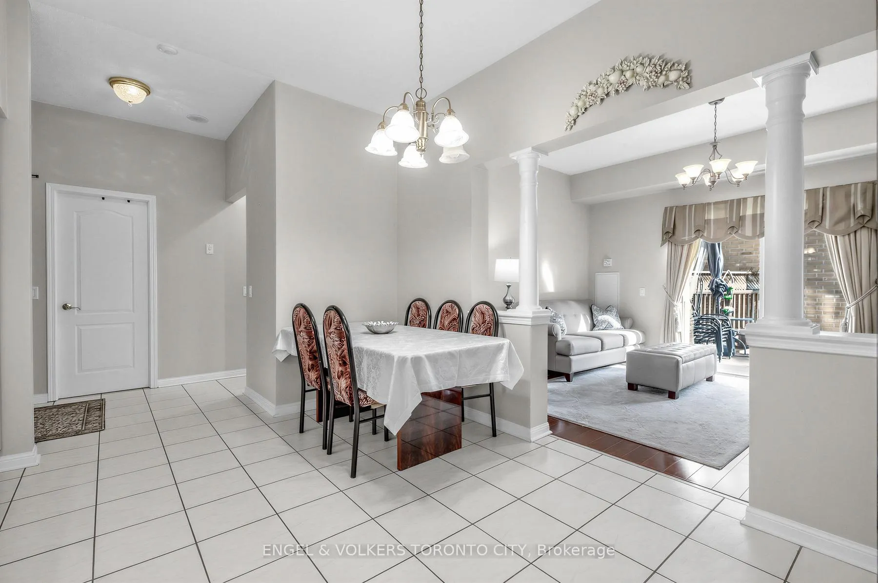 Photo 11 of Unit 105, 2506 Rutherford Road, Vaughan, Maple — HOMEH