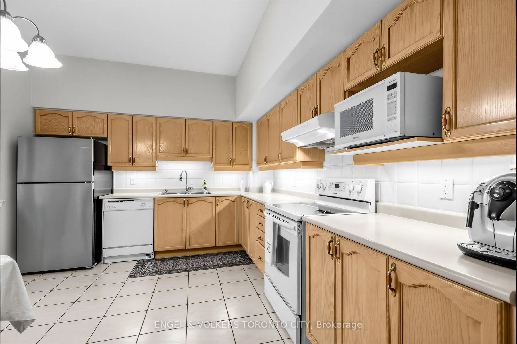 Photo 12 of Unit 105, 2506 Rutherford Road, Vaughan, Maple — HOMEH