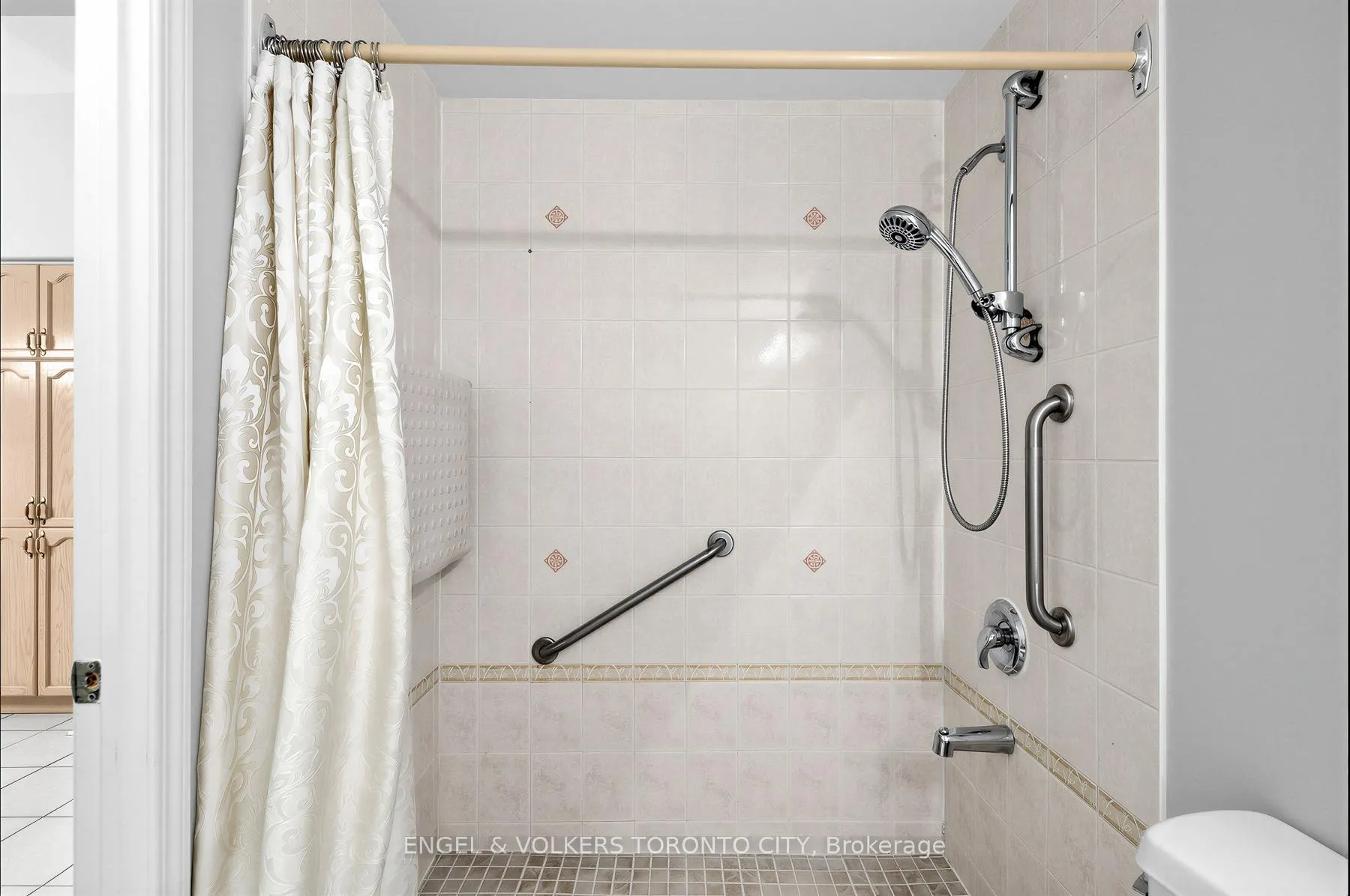 Photo 23 of Unit 105, 2506 Rutherford Road, Vaughan, Maple — HOMEH