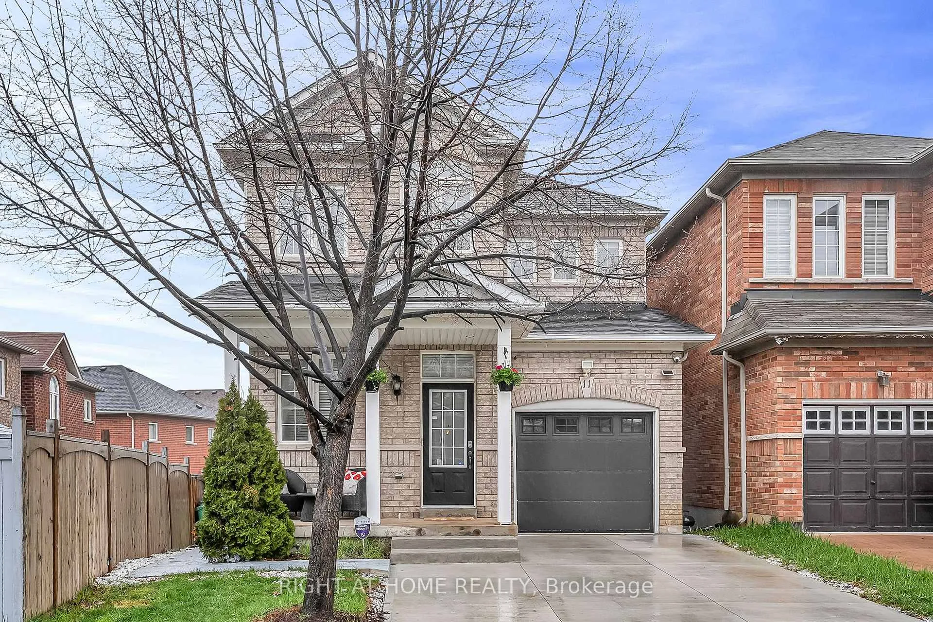Photo 2 of 11 Tobermory Crescent, Brampton, Madoc — HOMEH