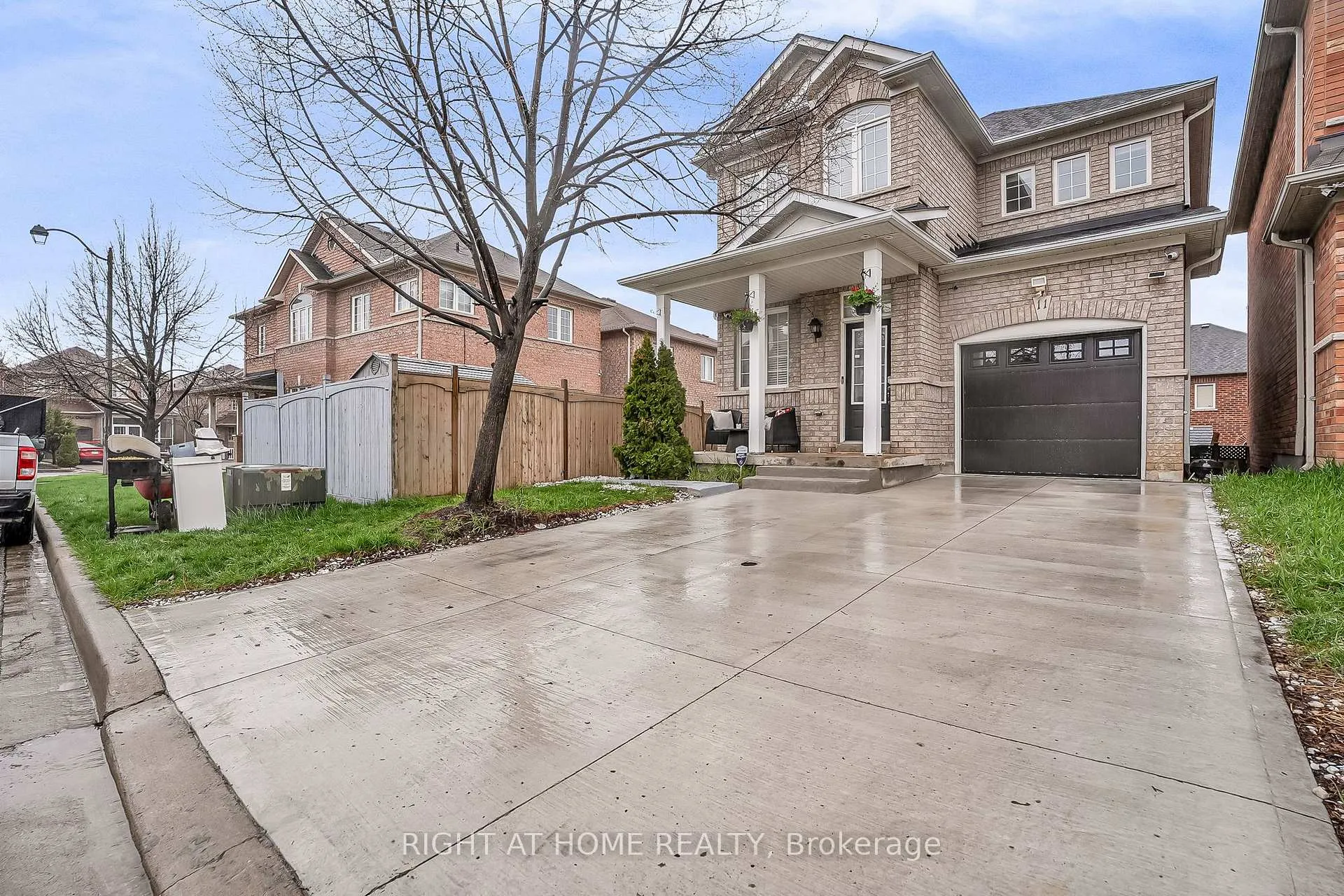 Photo 3 of 11 Tobermory Crescent, Brampton, Madoc — HOMEH