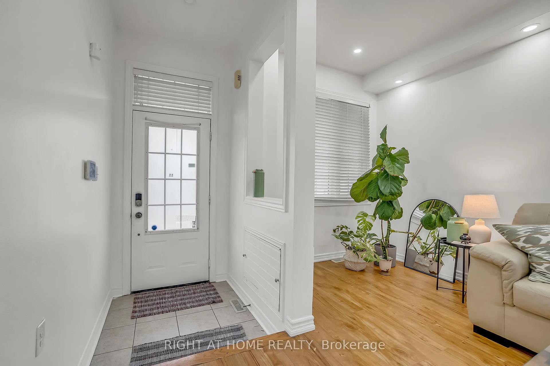 Photo 4 of 11 Tobermory Crescent, Brampton, Madoc — HOMEH