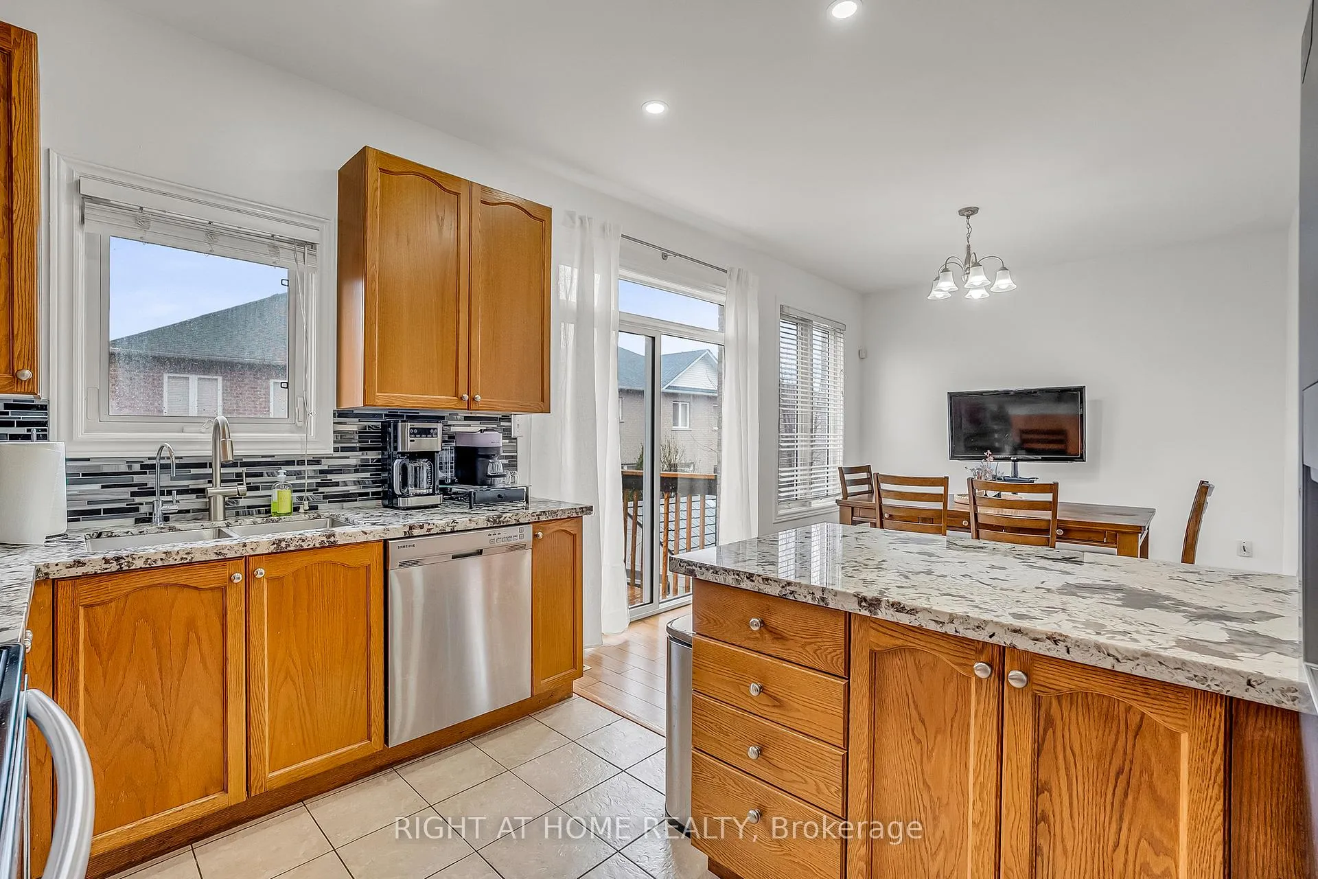 Photo 10 of 11 Tobermory Crescent, Brampton, Madoc — HOMEH