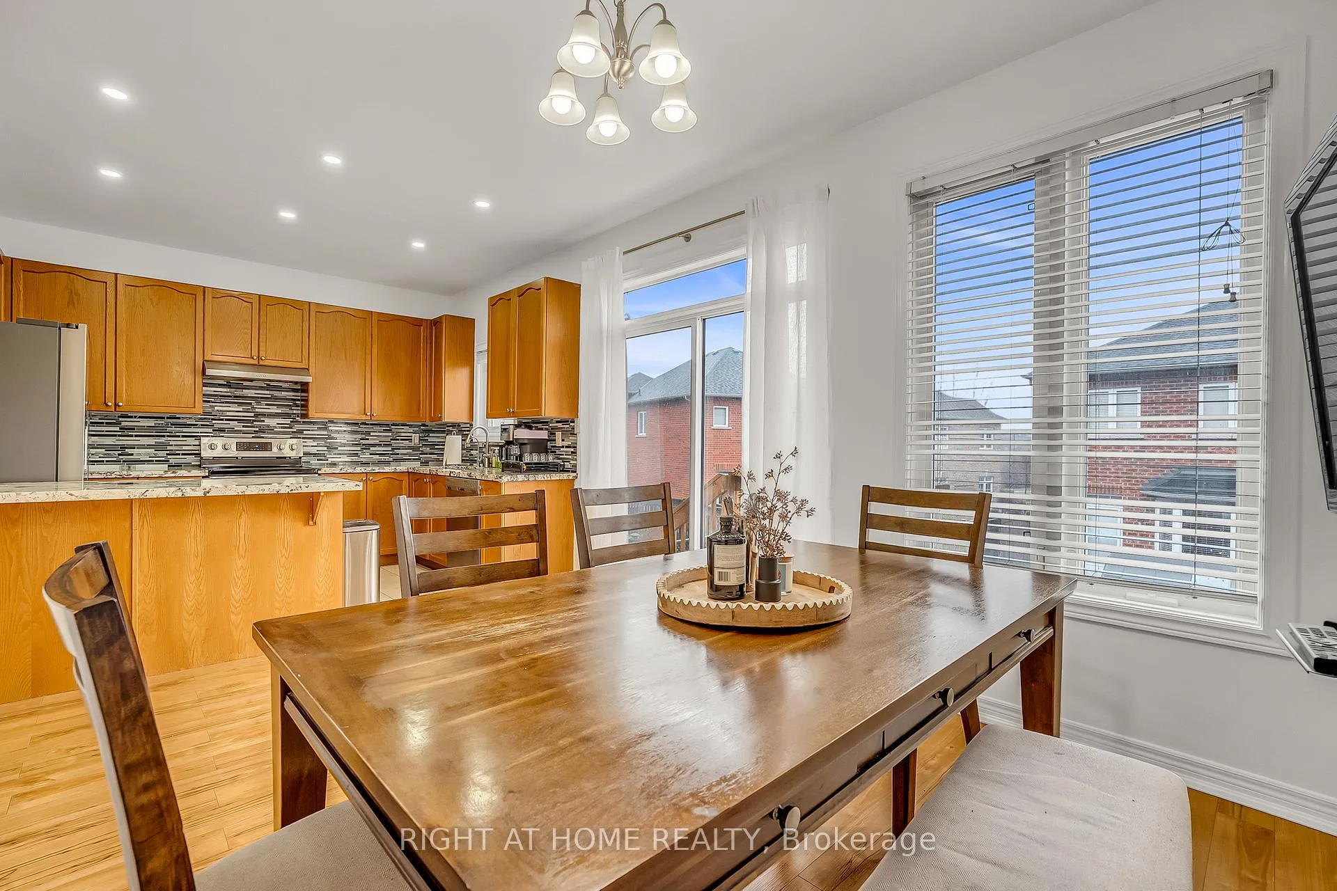 Photo 13 of 11 Tobermory Crescent, Brampton, Madoc — HOMEH