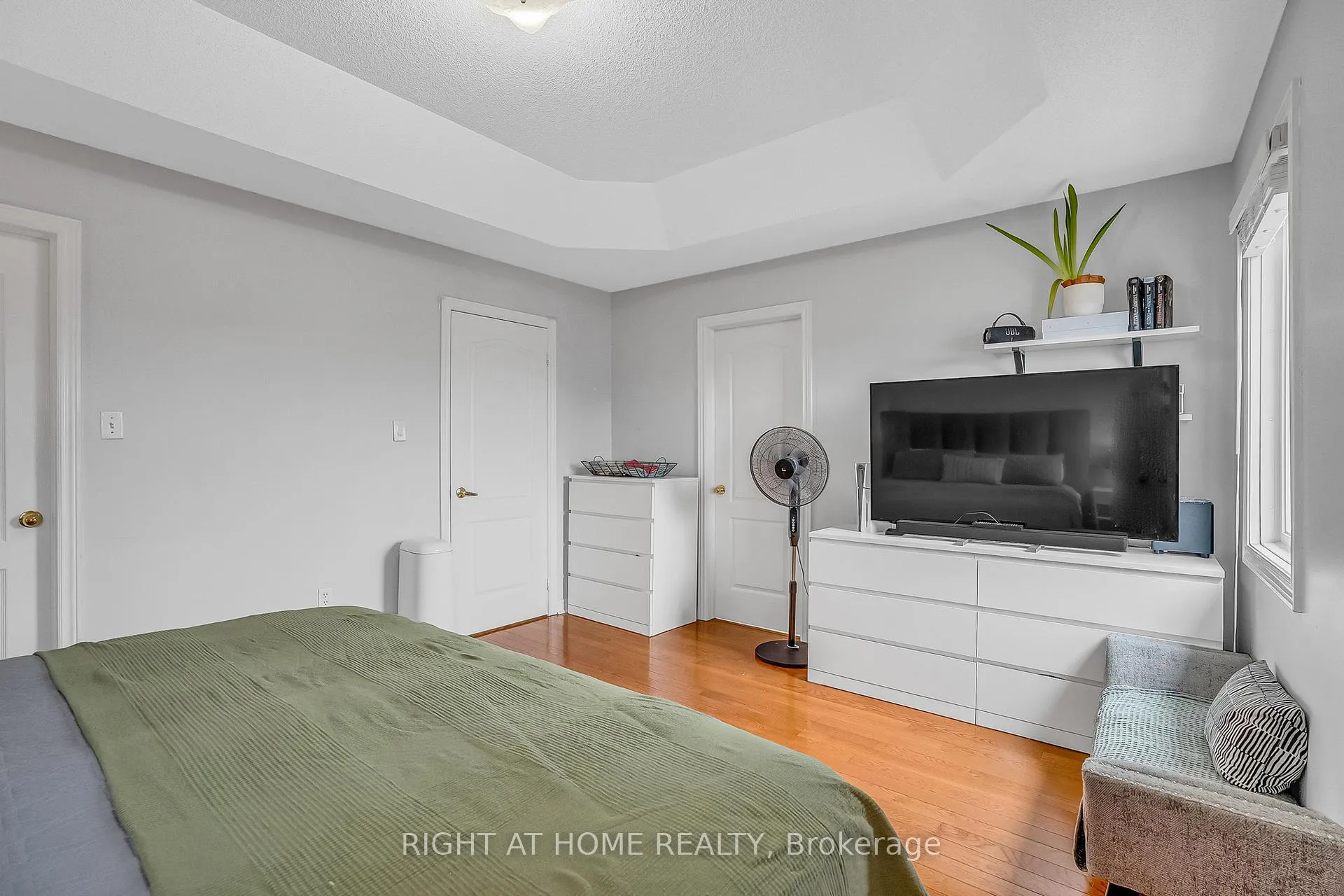 Photo 20 of 11 Tobermory Crescent, Brampton, Madoc — HOMEH