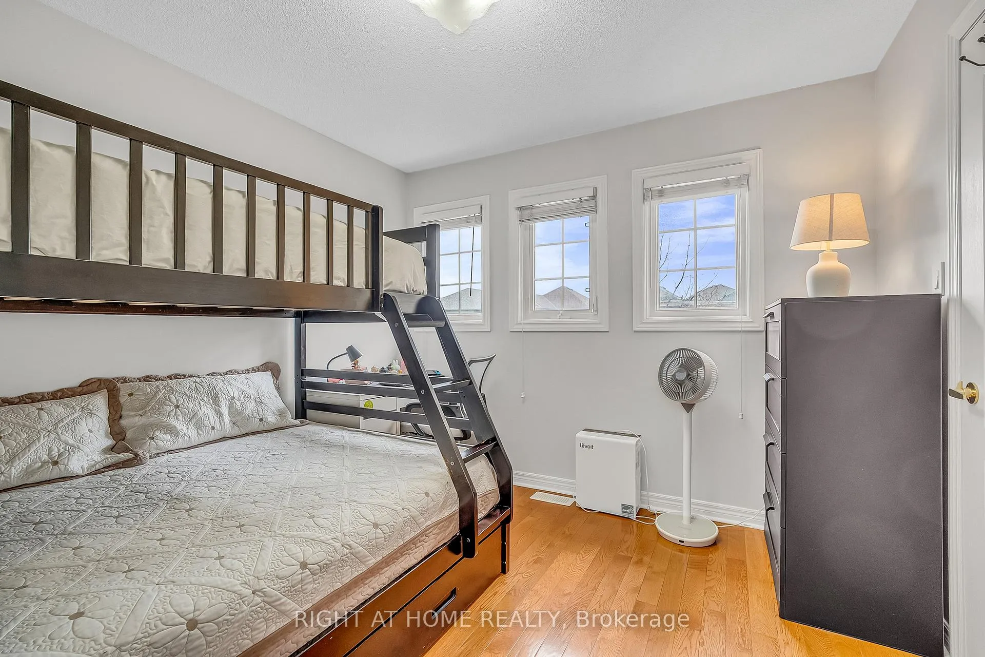 Photo 26 of 11 Tobermory Crescent, Brampton, Madoc — HOMEH