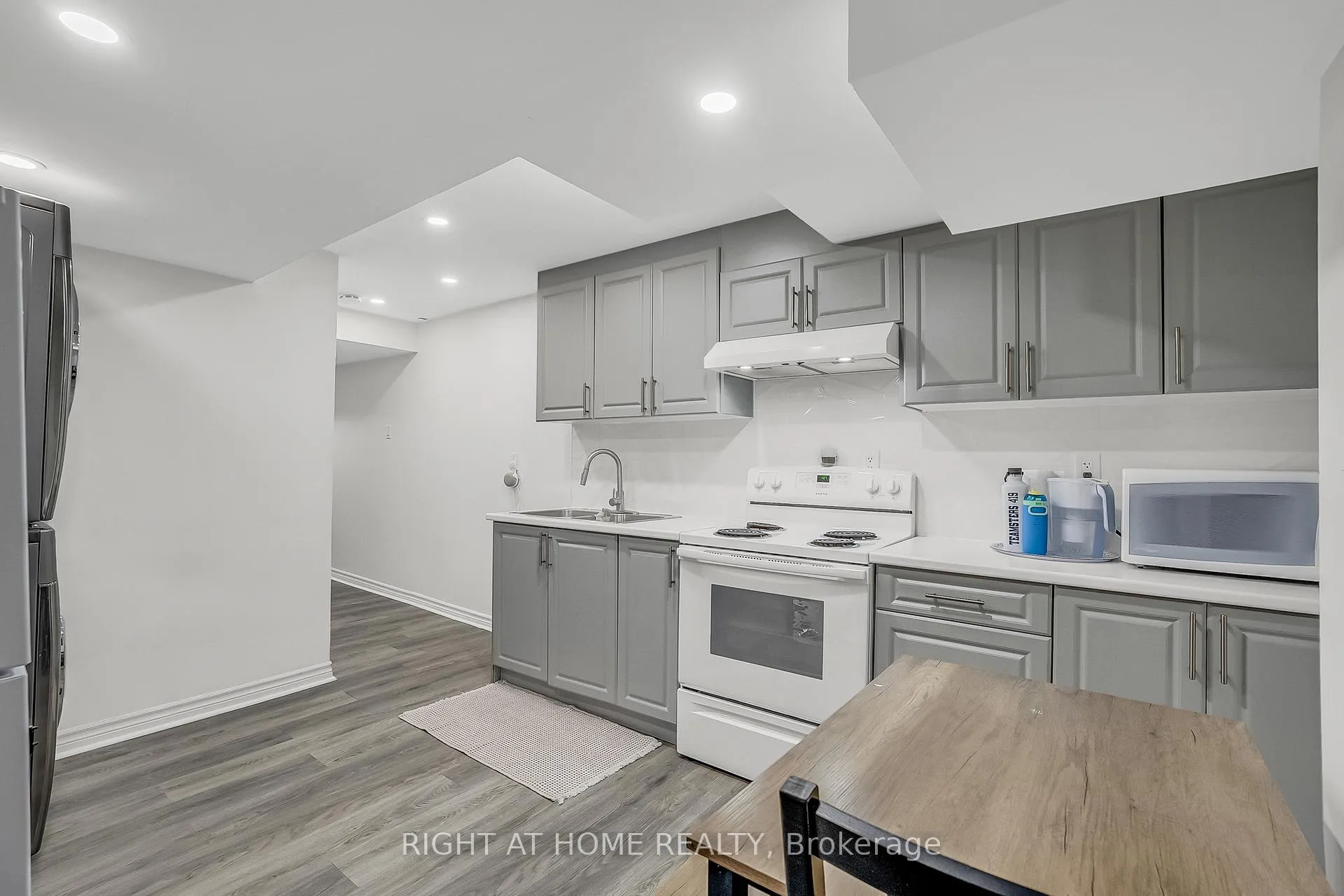 Photo 36 of 11 Tobermory Crescent, Brampton, Madoc — HOMEH