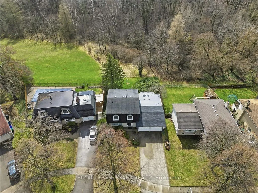 Photo 3 of 37 Parkview Crescent, Kitchener — HOMEH