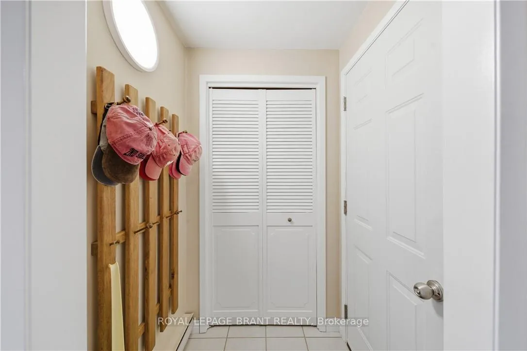 Photo 17 of 37 Parkview Crescent, Kitchener — HOMEH