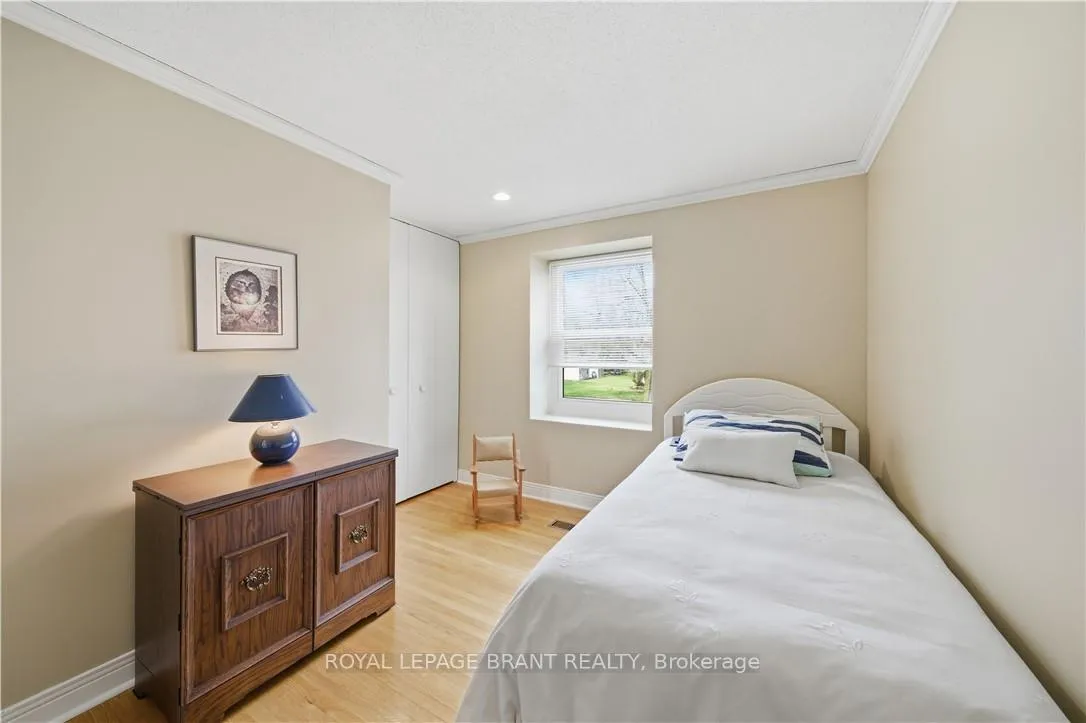 Photo 20 of 37 Parkview Crescent, Kitchener — HOMEH