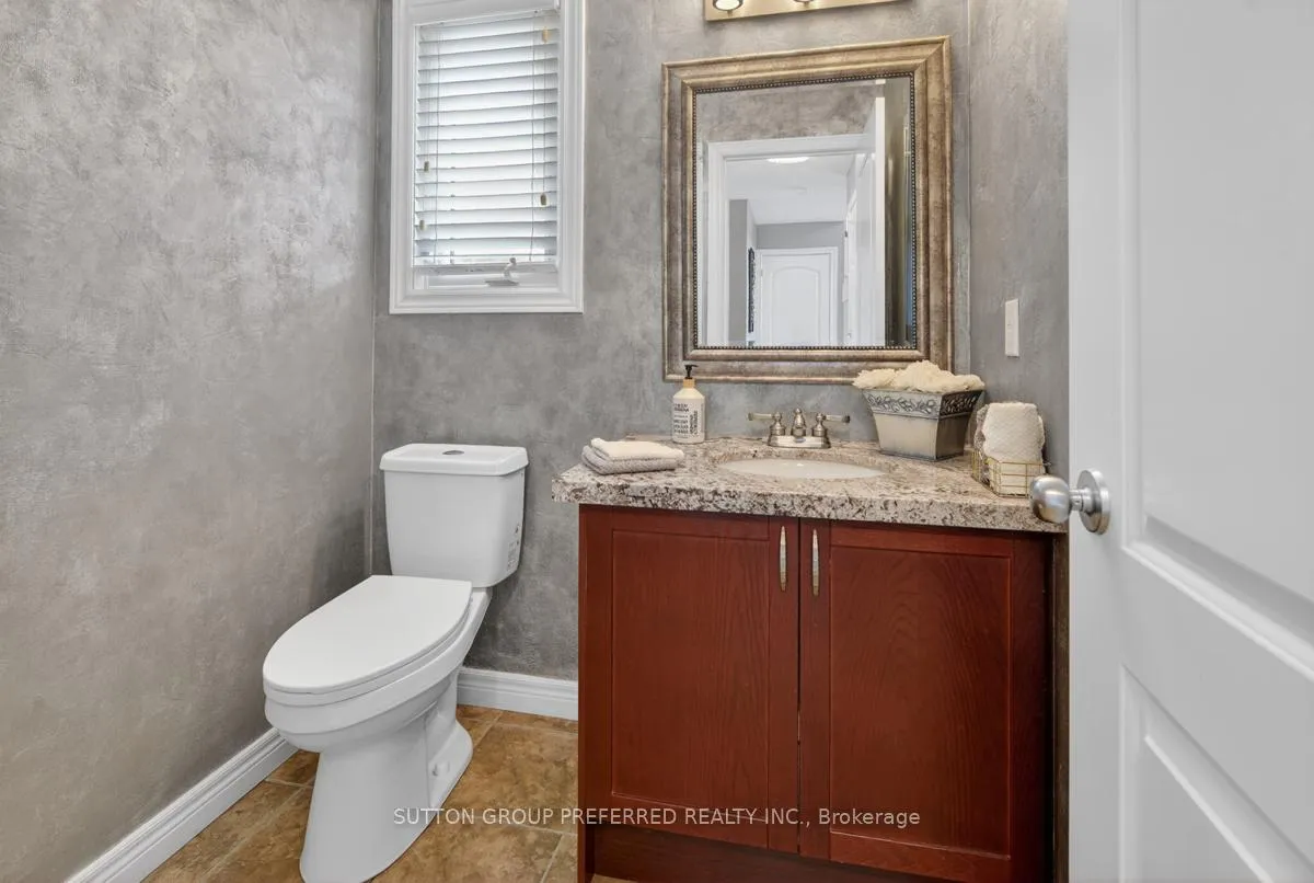 Photo 15 of 2178 Blackwater Road, London, North B — HOMEH