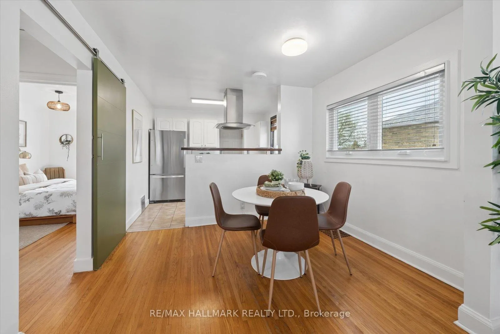 Photo 10 of 46 Marsh Road, Scarborough, Clairlea-Birchmount — HOMEH