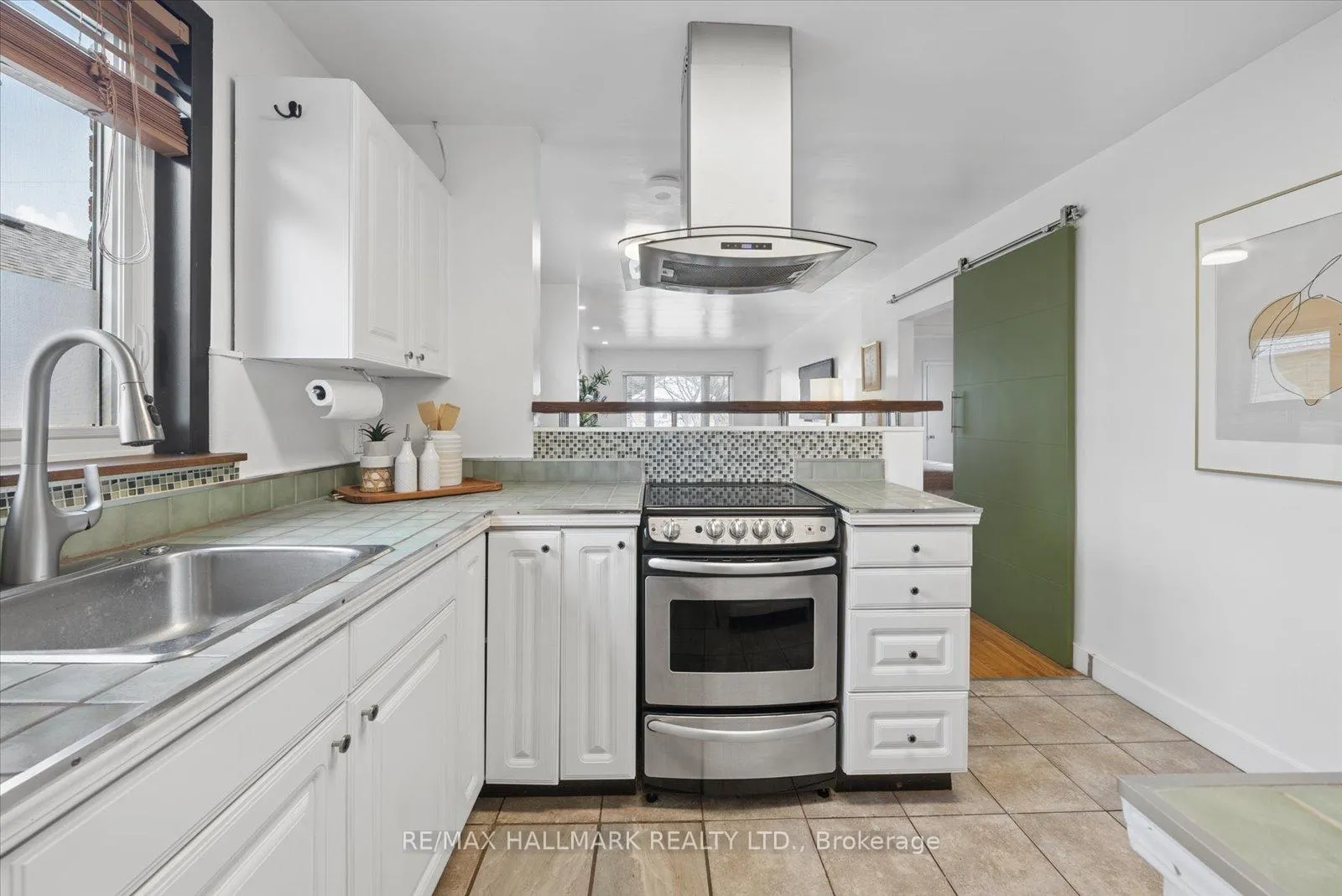 Photo 14 of 46 Marsh Road, Scarborough, Clairlea-Birchmount — HOMEH