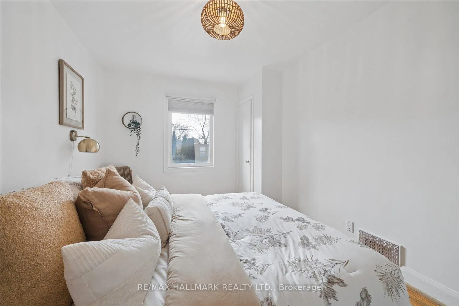 Photo 17 of 46 Marsh Road, Scarborough, Clairlea-Birchmount — HOMEH