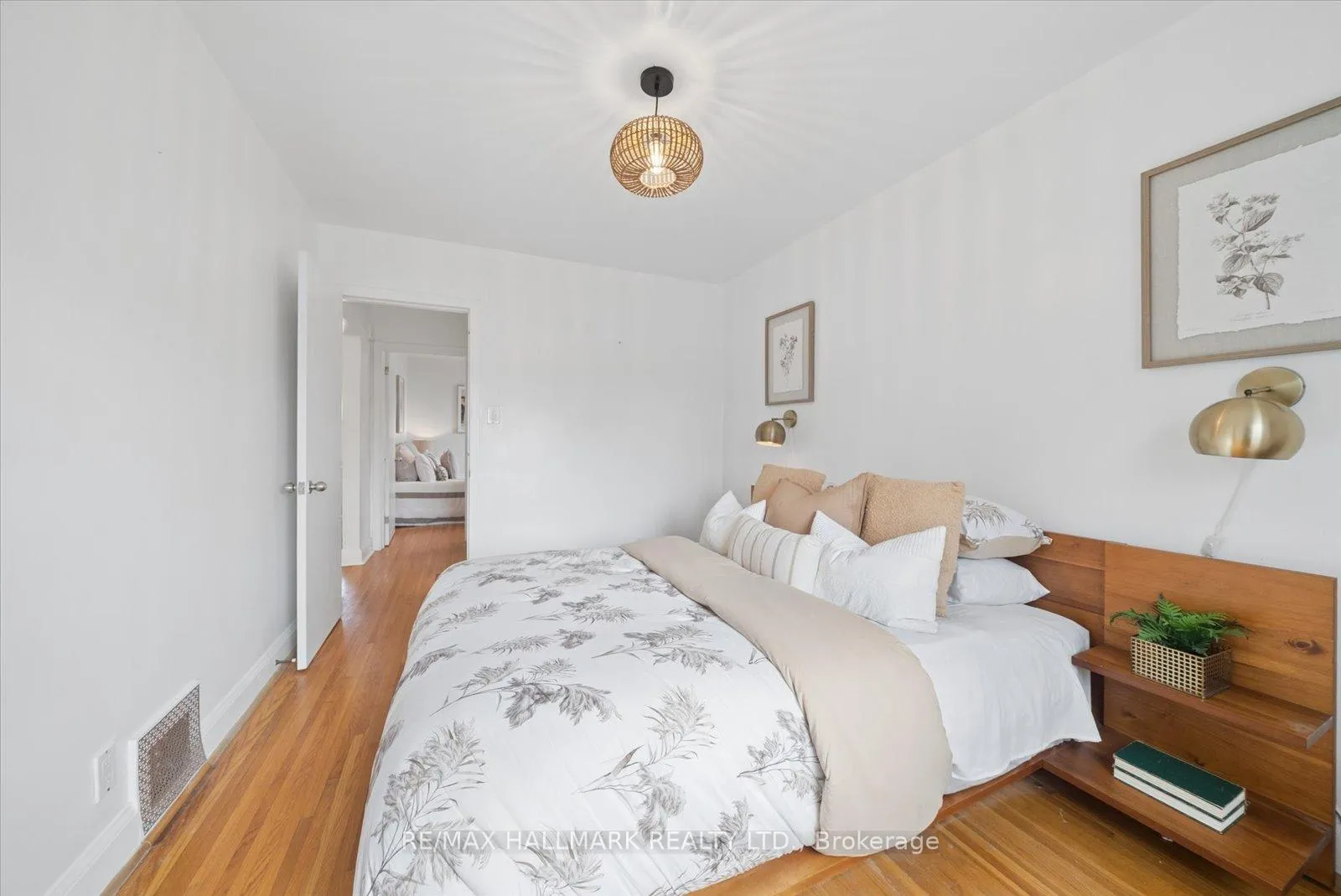 Photo 18 of 46 Marsh Road, Scarborough, Clairlea-Birchmount — HOMEH