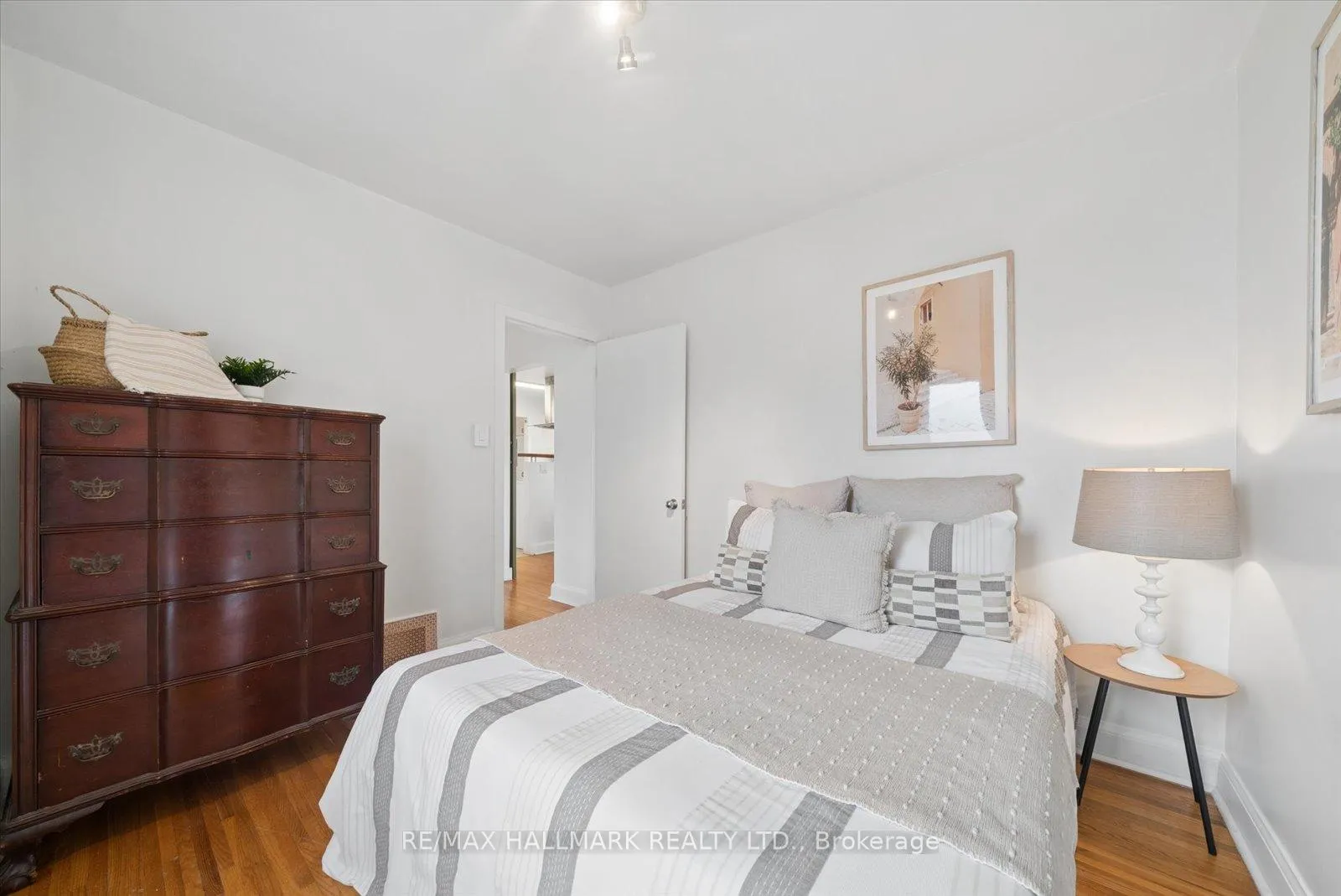 Photo 21 of 46 Marsh Road, Scarborough, Clairlea-Birchmount — HOMEH