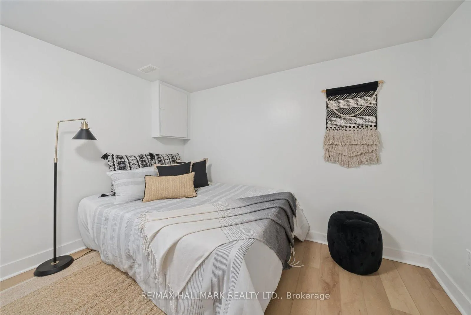 Photo 28 of 46 Marsh Road, Scarborough, Clairlea-Birchmount — HOMEH