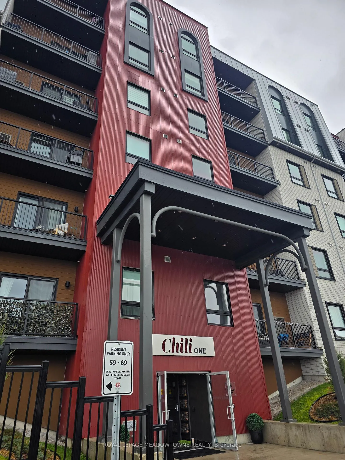 Photo 3 of Unit 608, 10 Culinary Lane, Barrie, Rural Barrie Southeast — HOMEH