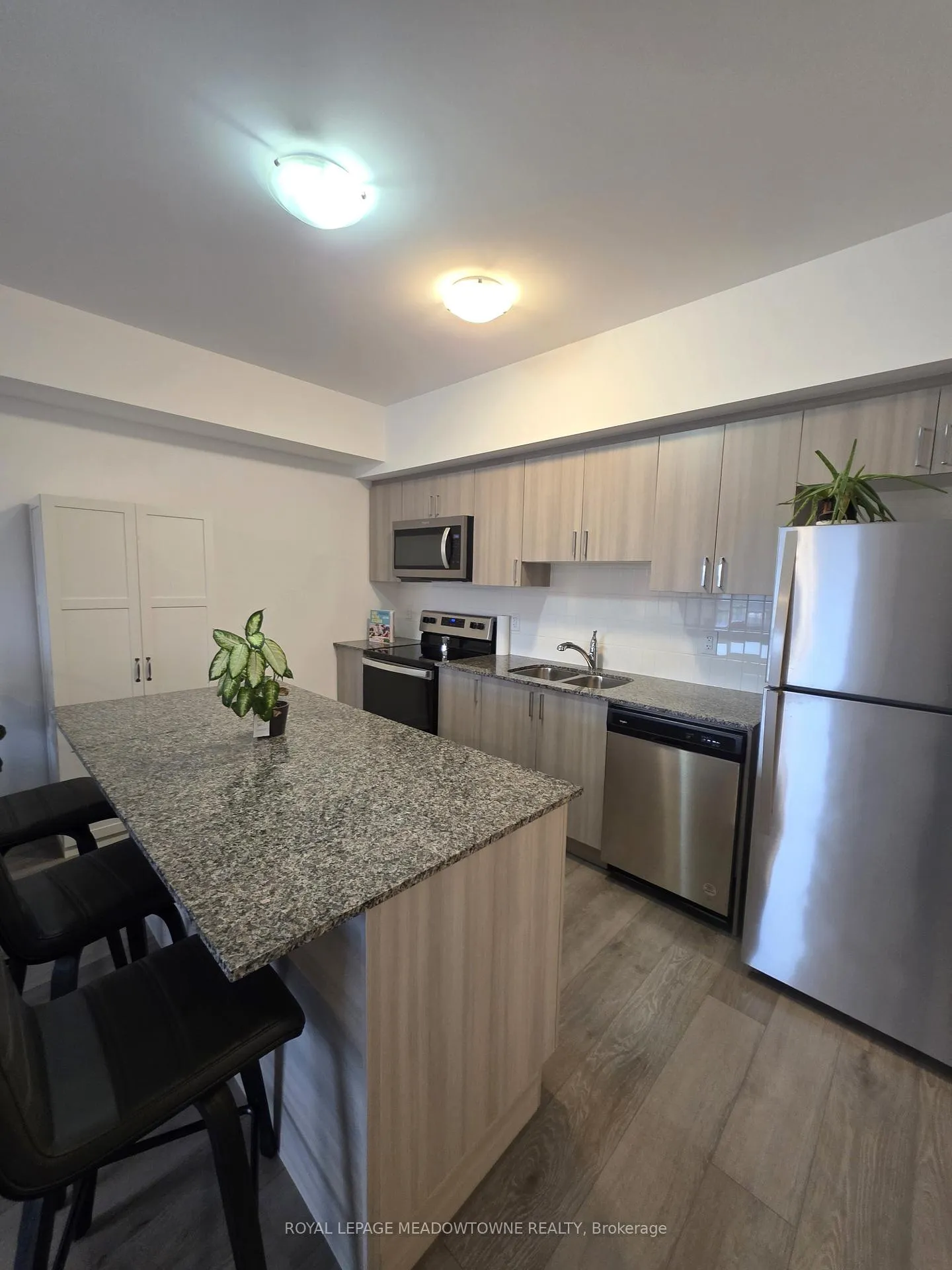 Photo 14 of Unit 608, 10 Culinary Lane, Barrie, Rural Barrie Southeast — HOMEH