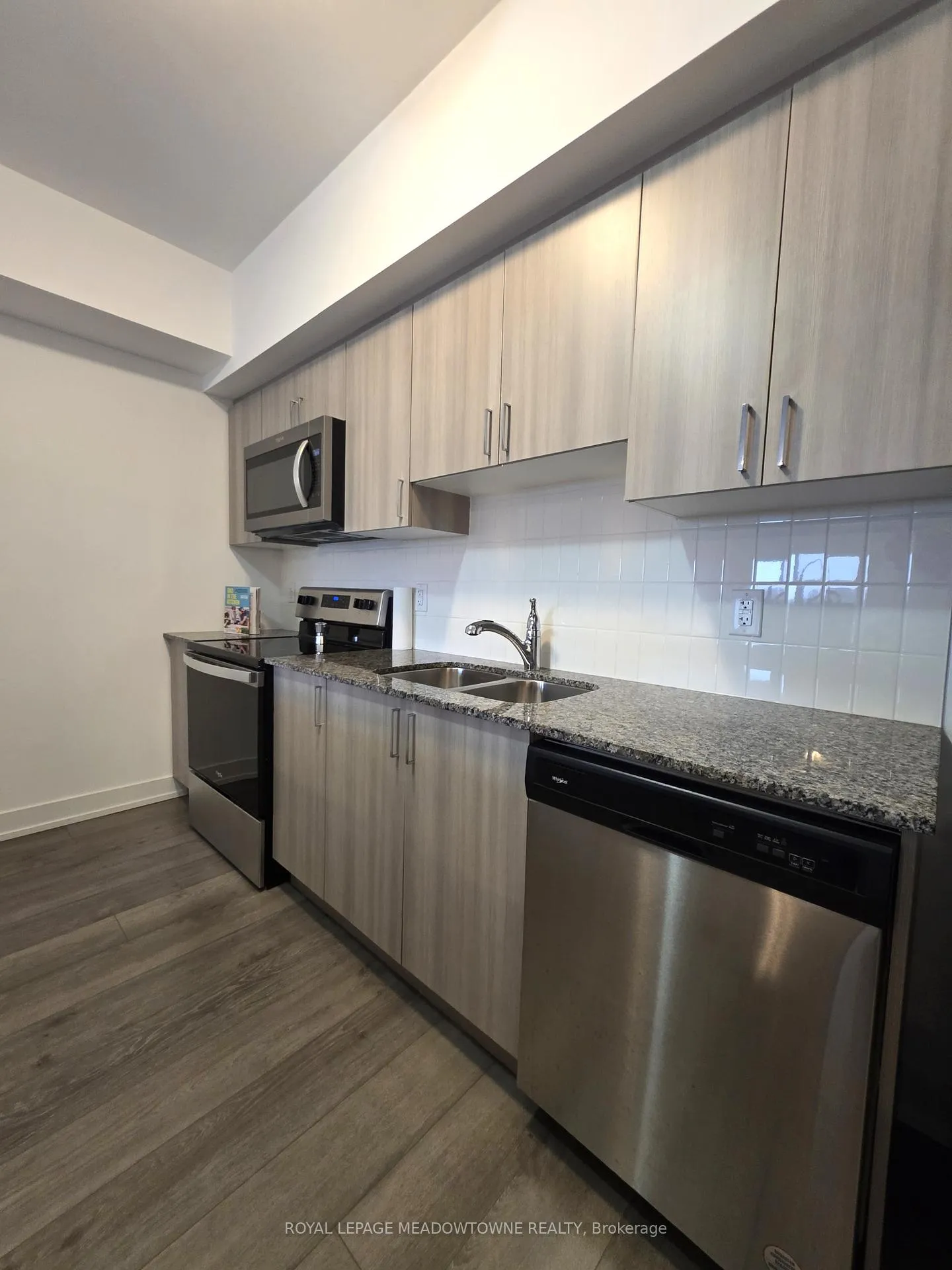 Photo 15 of Unit 608, 10 Culinary Lane, Barrie, Rural Barrie Southeast — HOMEH