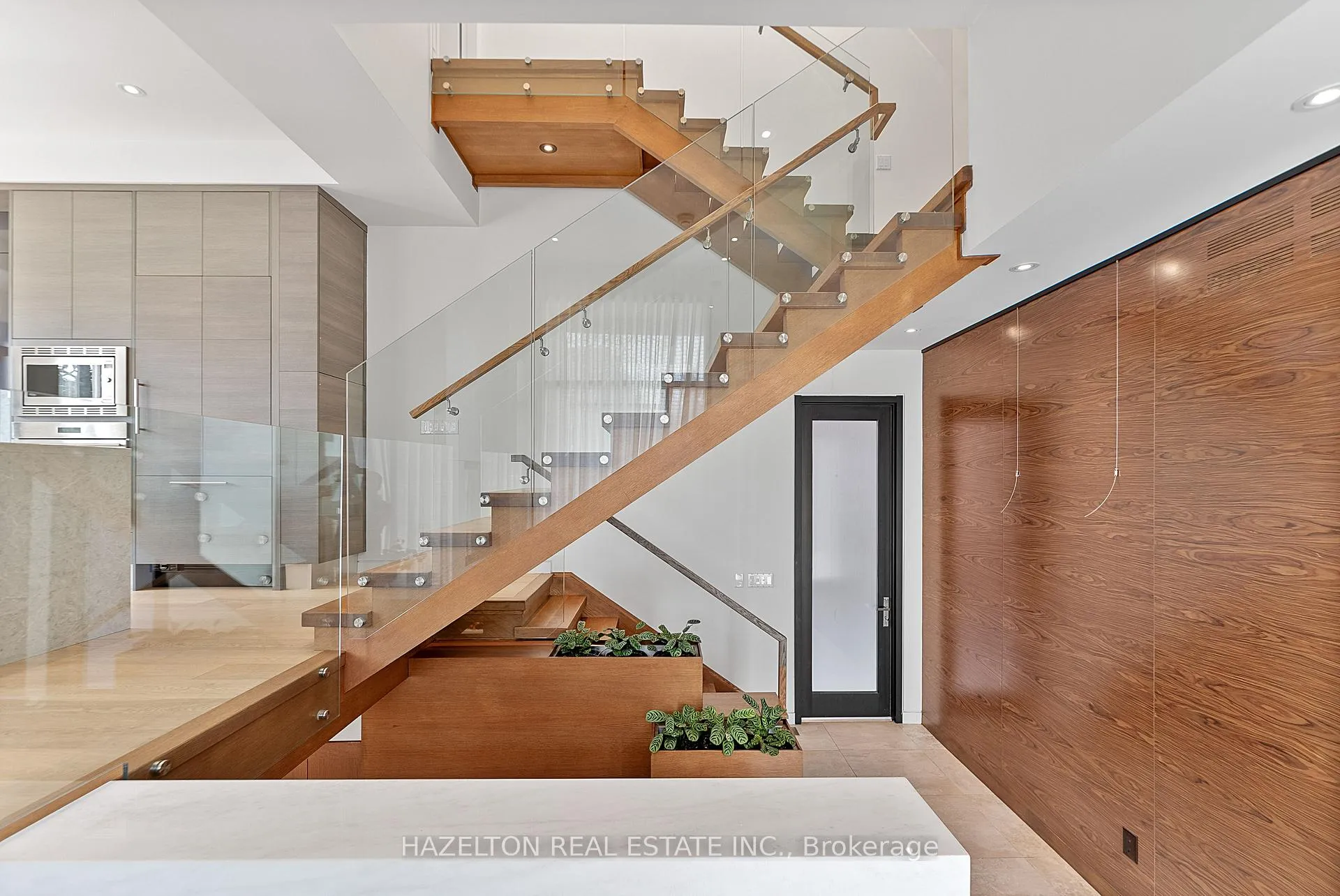 Photo 3 of 143 Joicey Boulevard, Toronto, Bedford Park-Nortown — HOMEH
