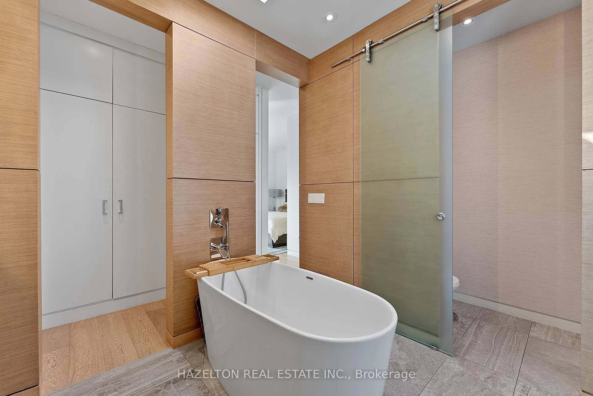Photo 21 of 143 Joicey Boulevard, Toronto, Bedford Park-Nortown — HOMEH