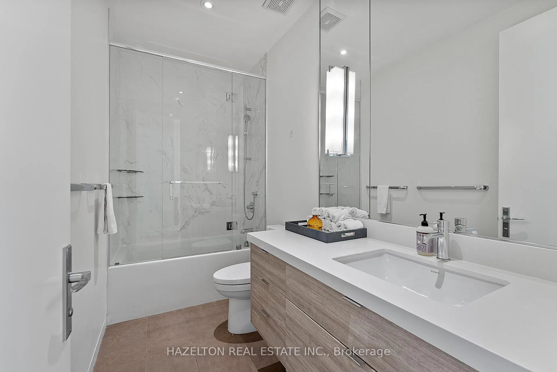 Photo 26 of 143 Joicey Boulevard, Toronto, Bedford Park-Nortown — HOMEH