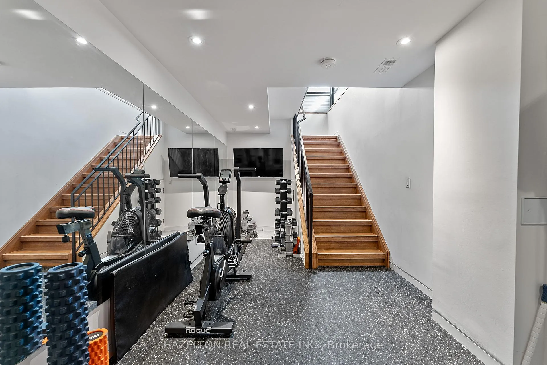 Photo 31 of 143 Joicey Boulevard, Toronto, Bedford Park-Nortown — HOMEH