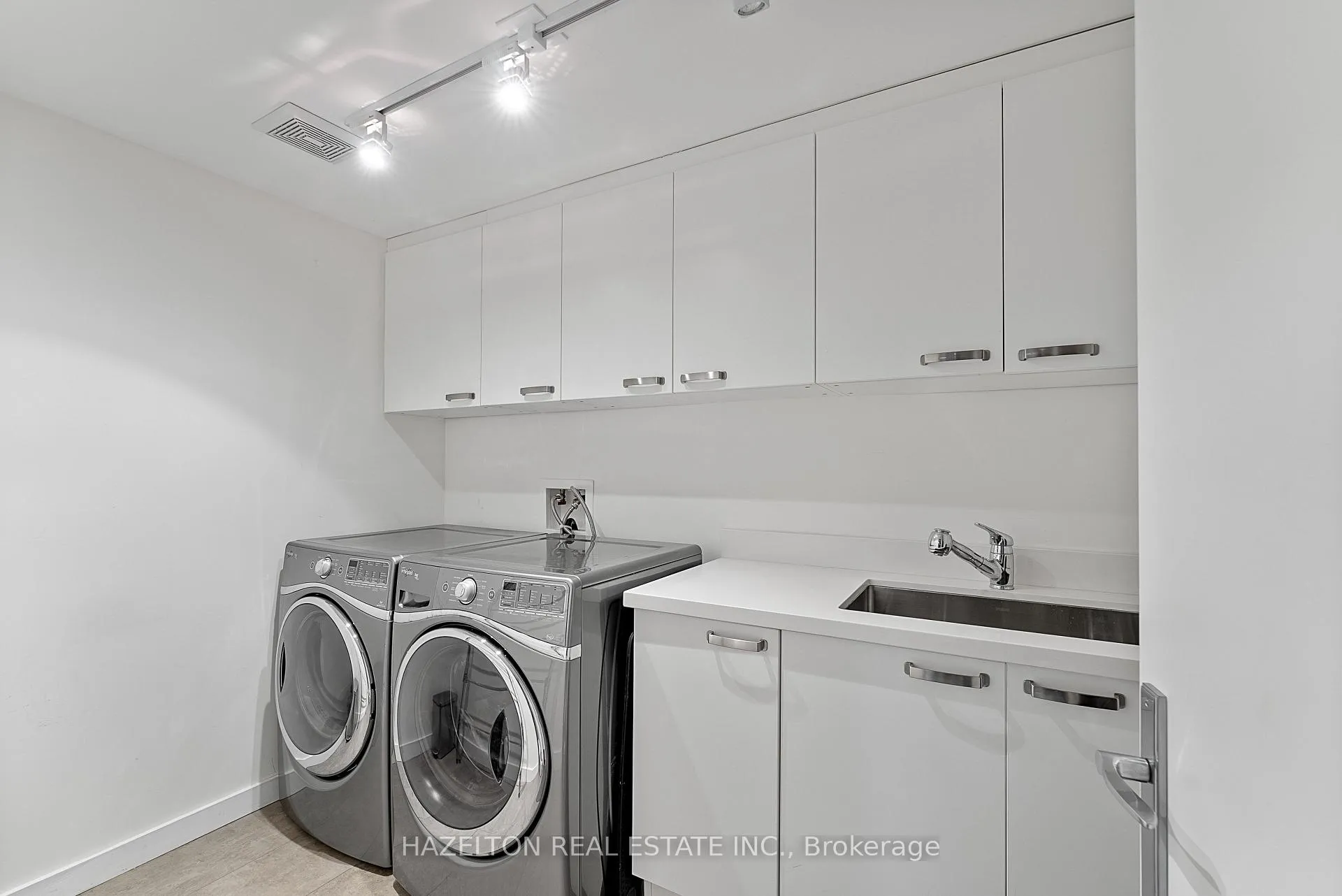 Photo 32 of 143 Joicey Boulevard, Toronto, Bedford Park-Nortown — HOMEH