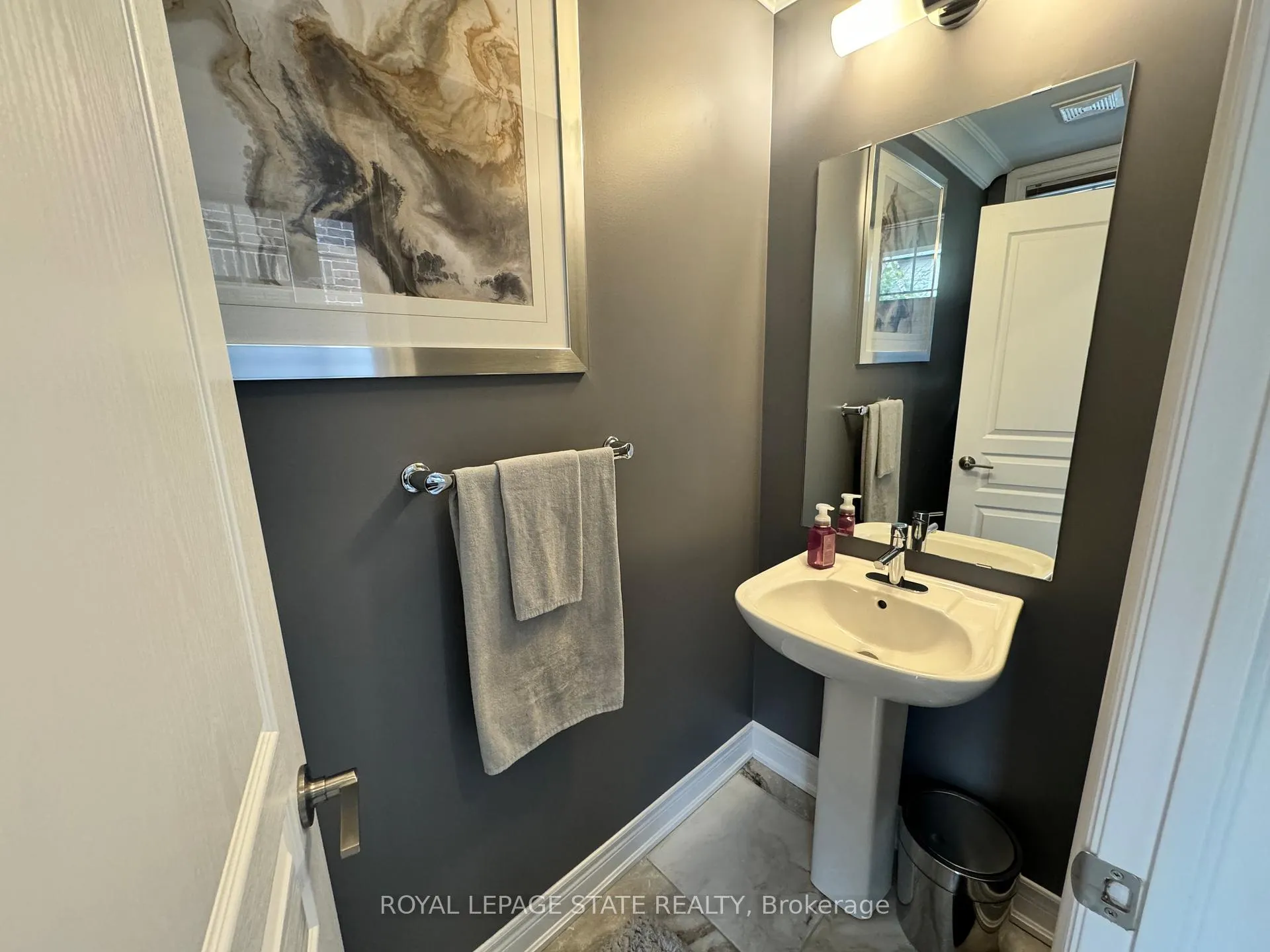 Photo 10 of 57 Waterview Lane, Grimsby, Grimsby Beach — HOMEH