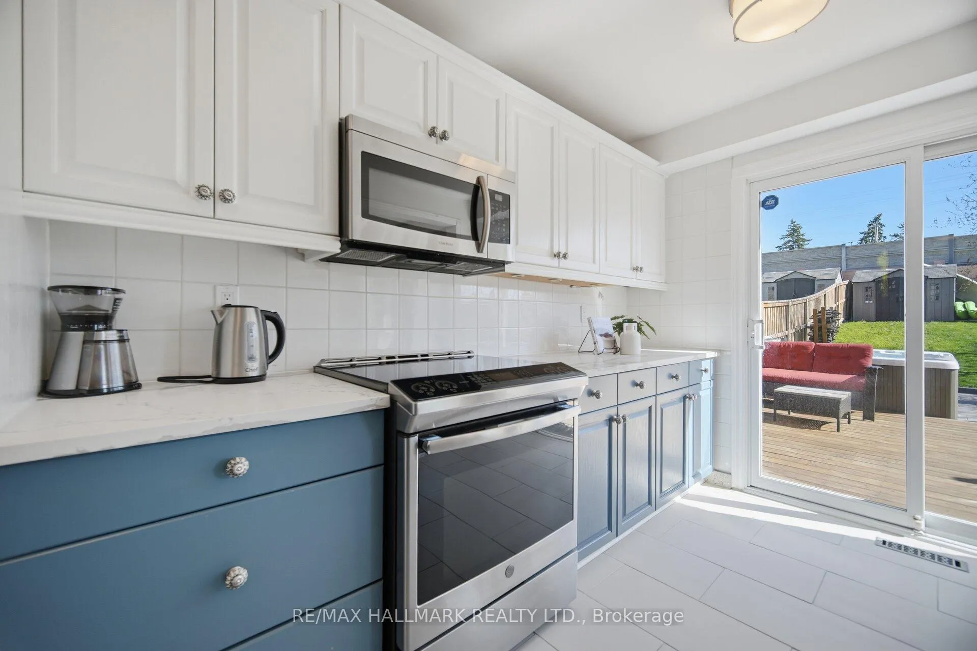 Photo 2 of 10 Northgate Boulevard, Brampton, Westgate — HOMEH