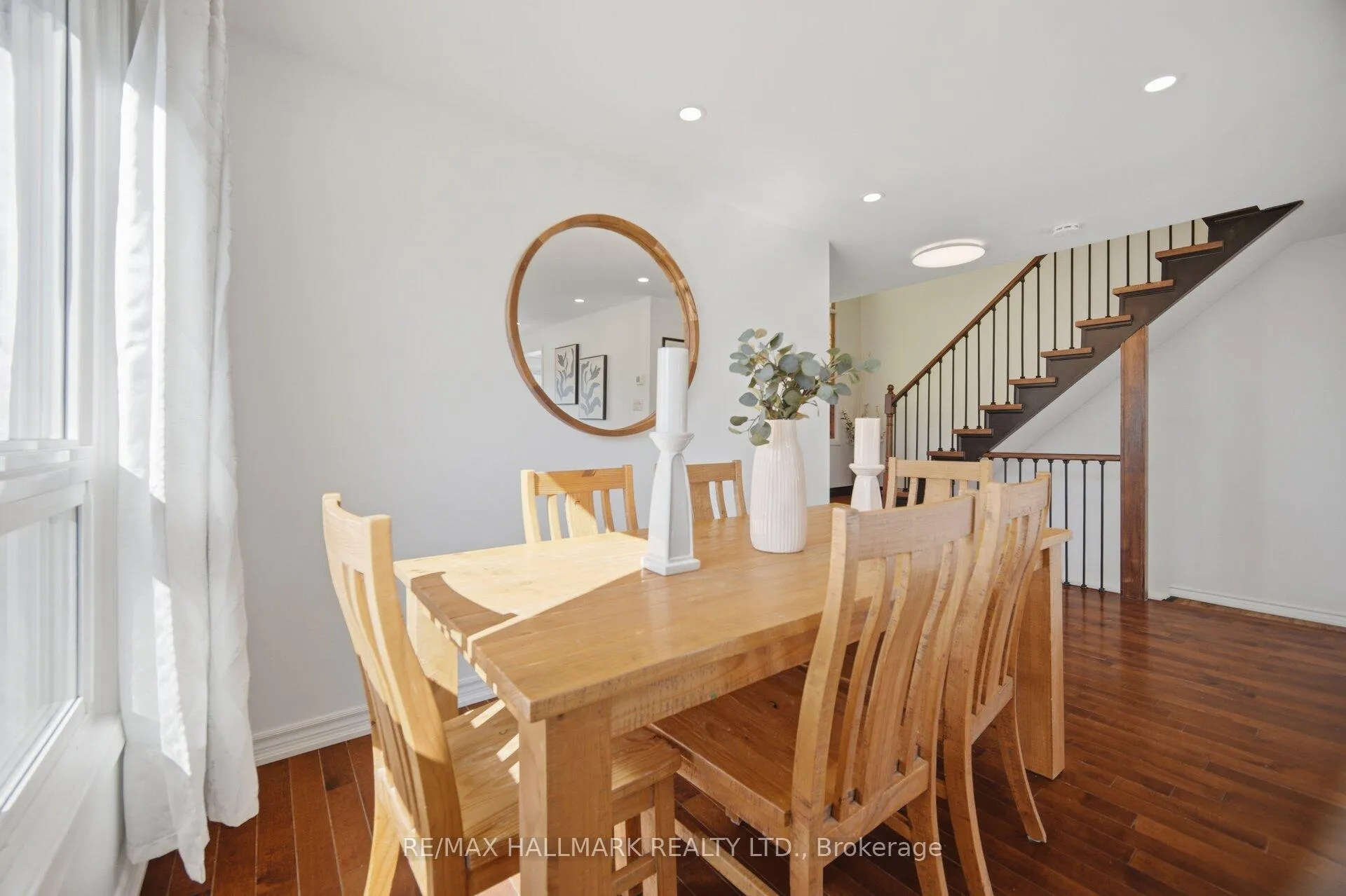 Photo 8 of 10 Northgate Boulevard, Brampton, Westgate — HOMEH