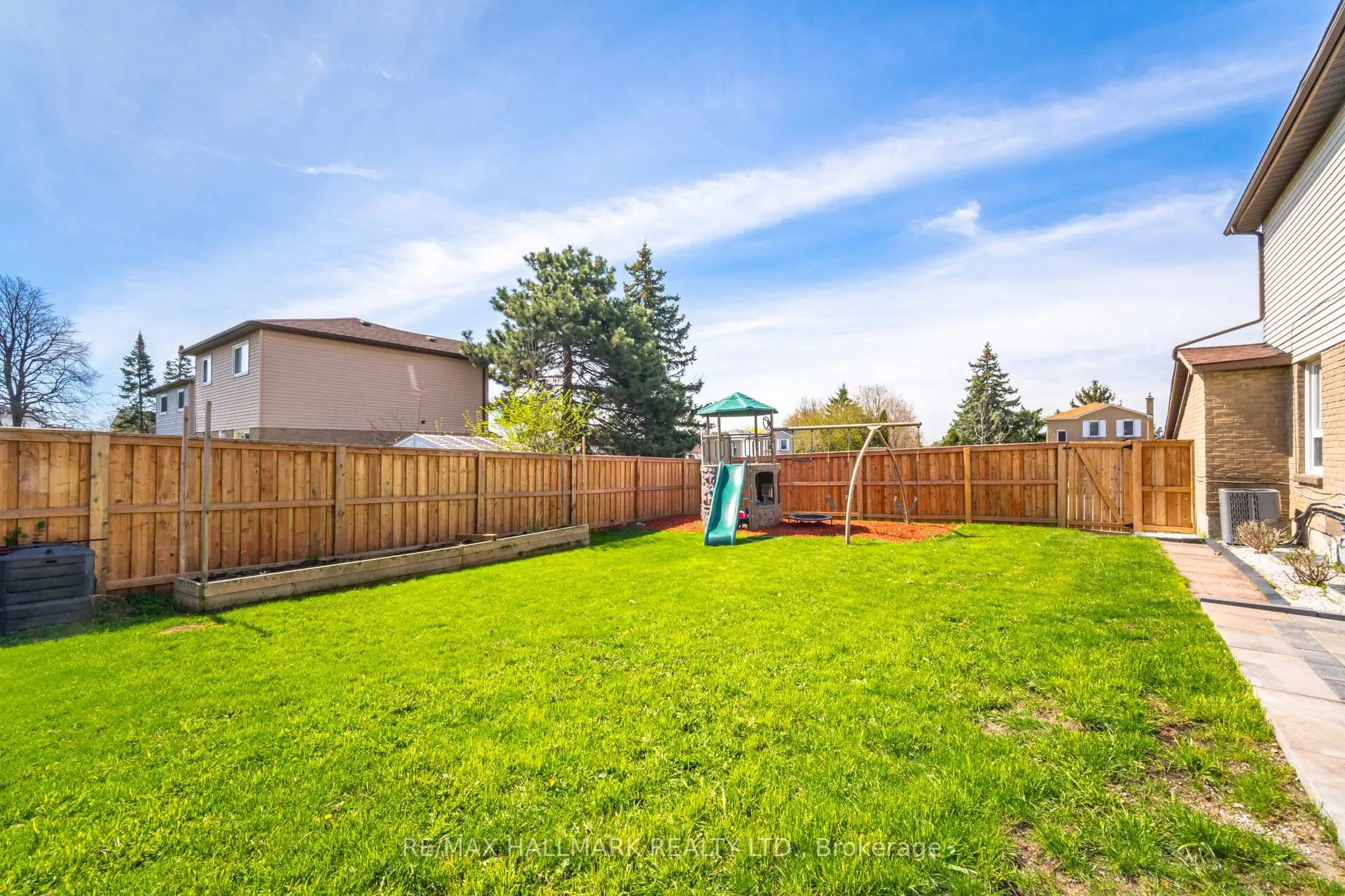 Photo 26 of 10 Northgate Boulevard, Brampton, Westgate — HOMEH