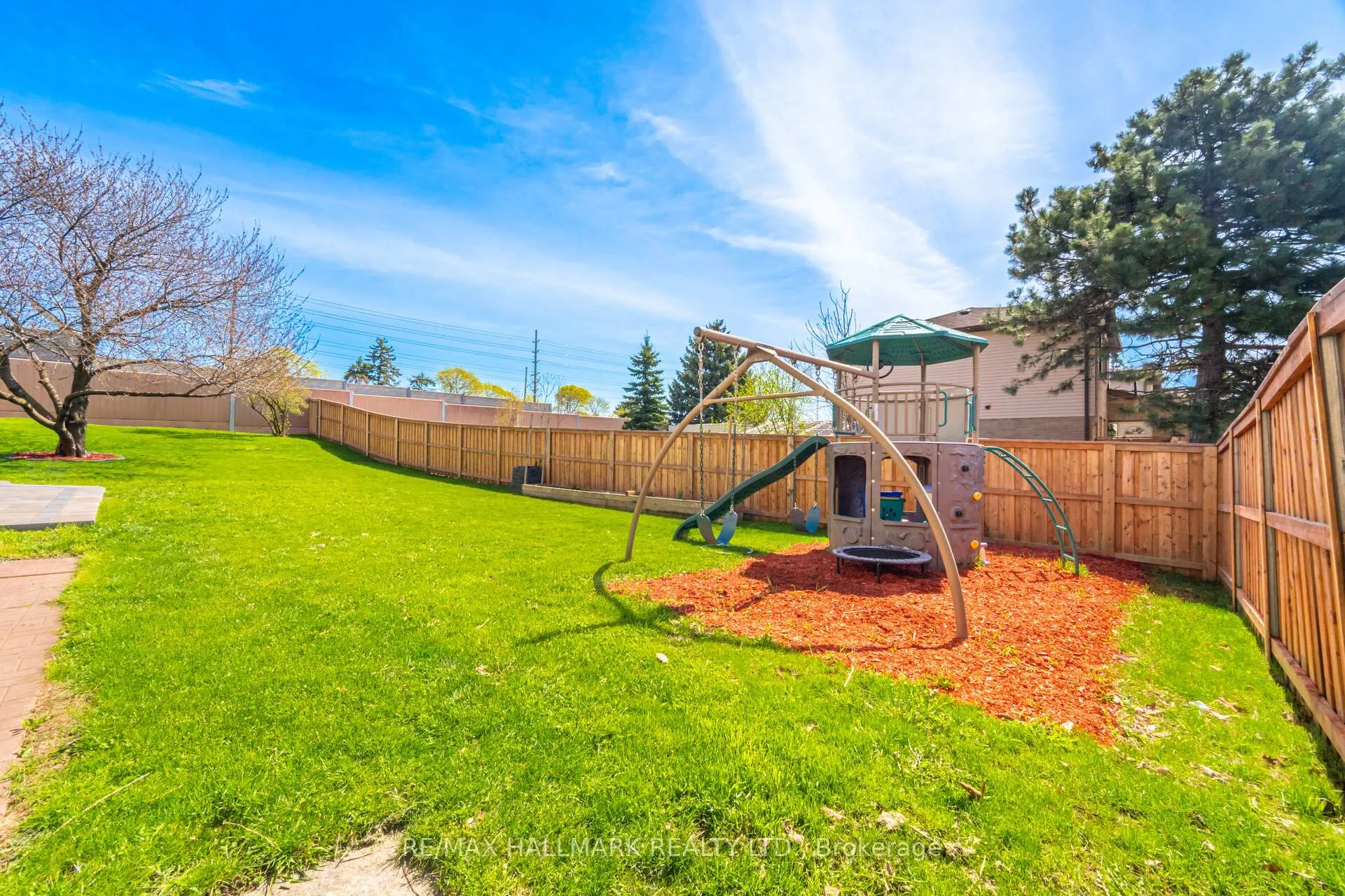 Photo 27 of 10 Northgate Boulevard, Brampton, Westgate — HOMEH