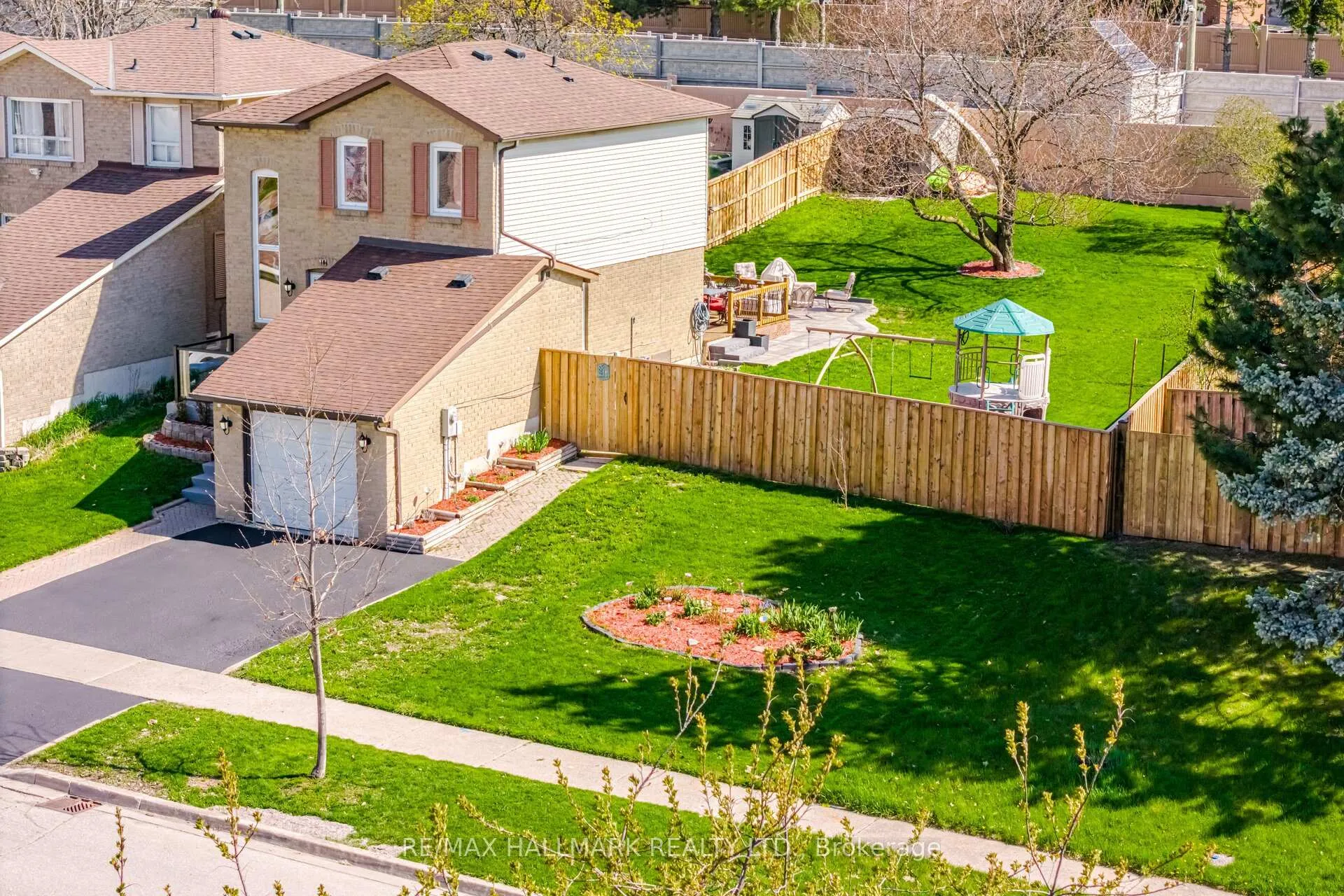 Photo 29 of 10 Northgate Boulevard, Brampton, Westgate — HOMEH
