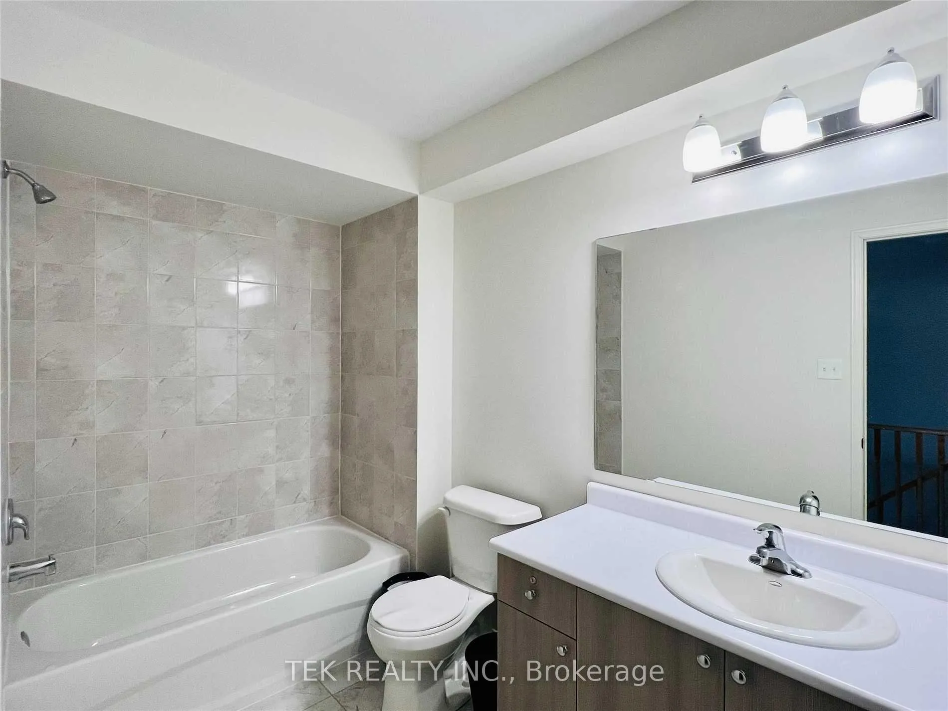Photo 4 of Unit 479, 2285 Chevron Prince Path, Oshawa, Windfields — HOMEH