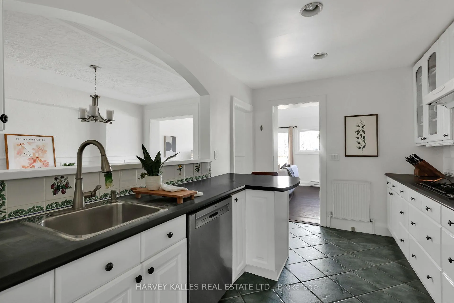 Photo 16 of 30 Braeside Road, Toronto, Lawrence Park North — HOMEH