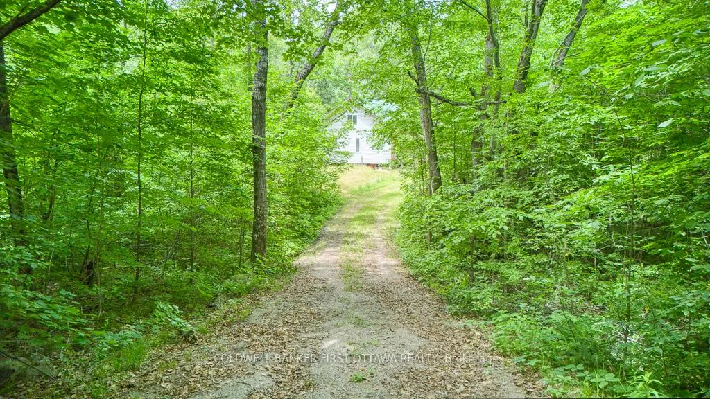 Photo 2 of 1305 Thunder Lane, Central Frontenac, Frontenac Centre — HOMEH