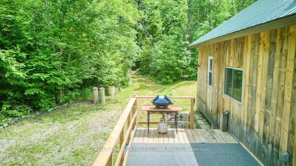 Photo 9 of 1305 Thunder Lane, Central Frontenac, Frontenac Centre — HOMEH