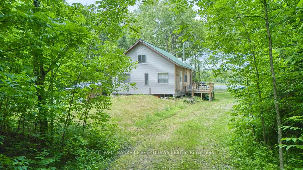Photo 15 of 1305 Thunder Lane, Central Frontenac, Frontenac Centre — HOMEH