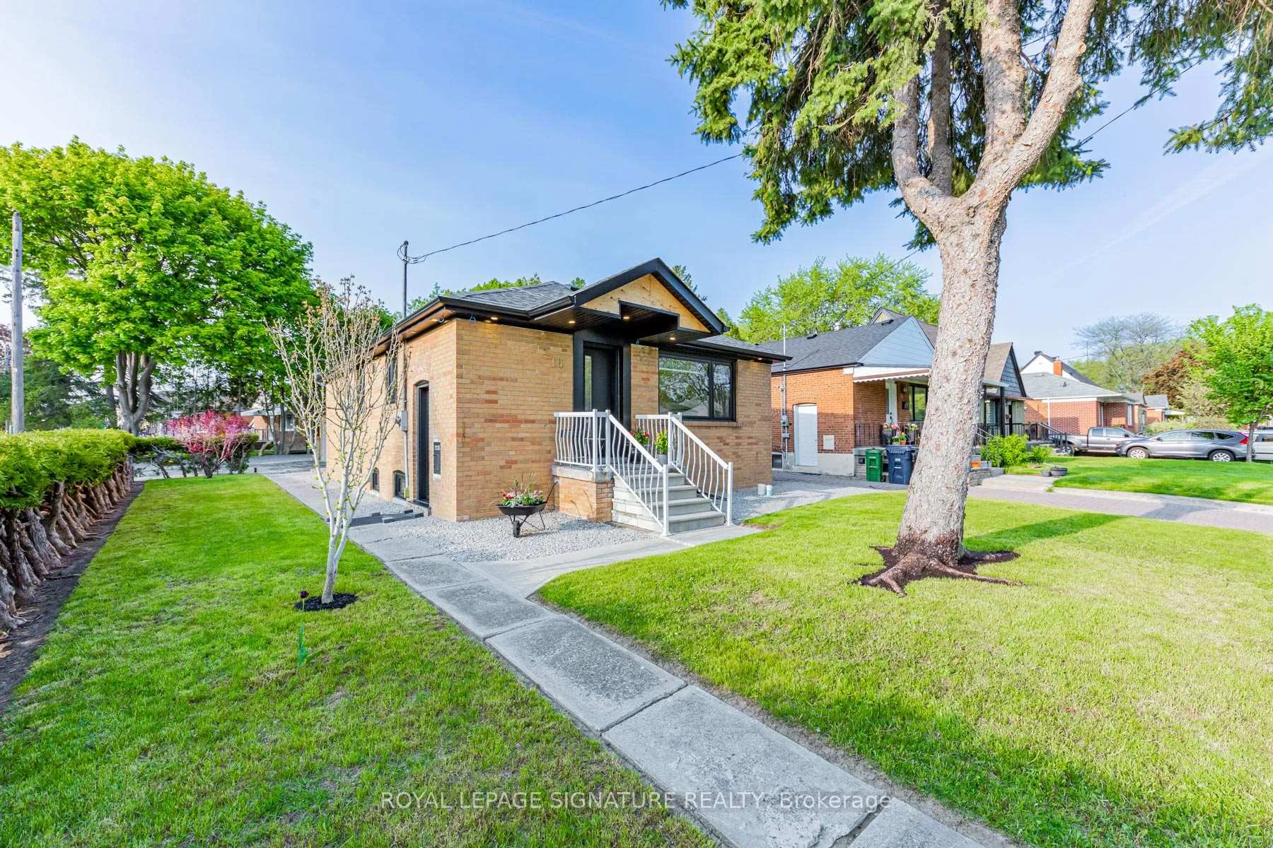 Front of Unit Bsmt, 16 Boem Avenue