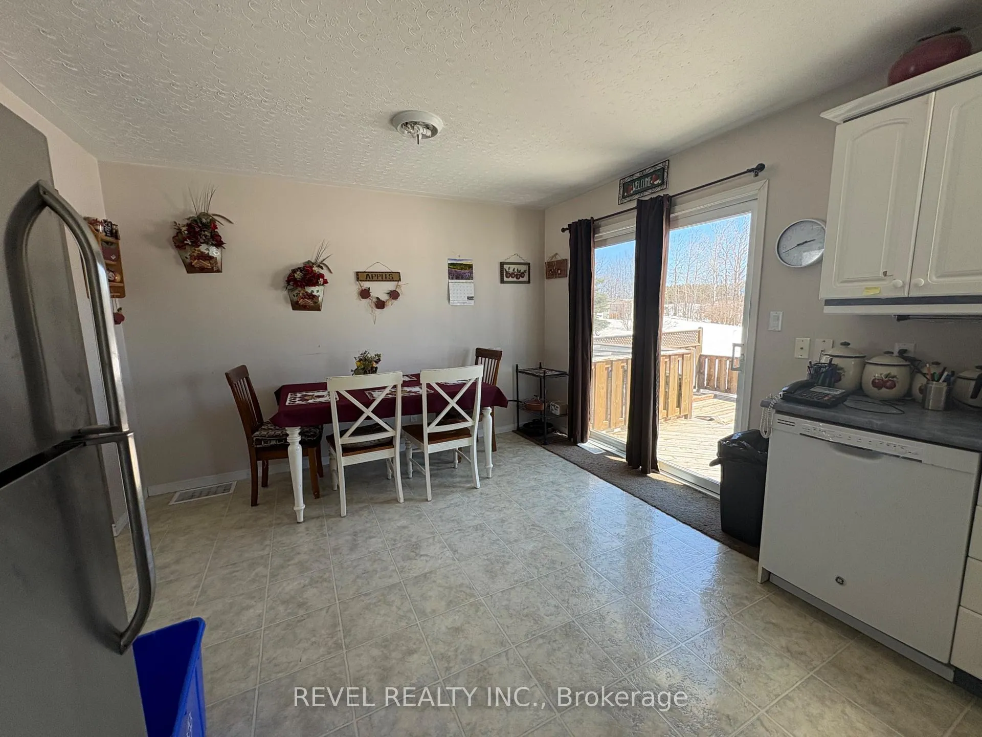 Photo 11 of 4 Cree Road, Cochrane — HOMEH